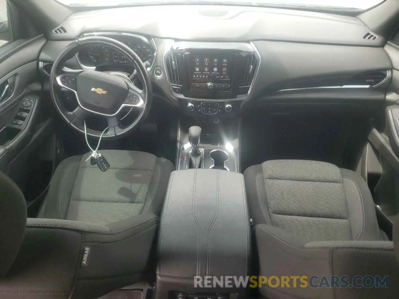 8 Photograph of a damaged car 1GNERGKW0NJ102168 CHEVROLET TRAVERSE 2022