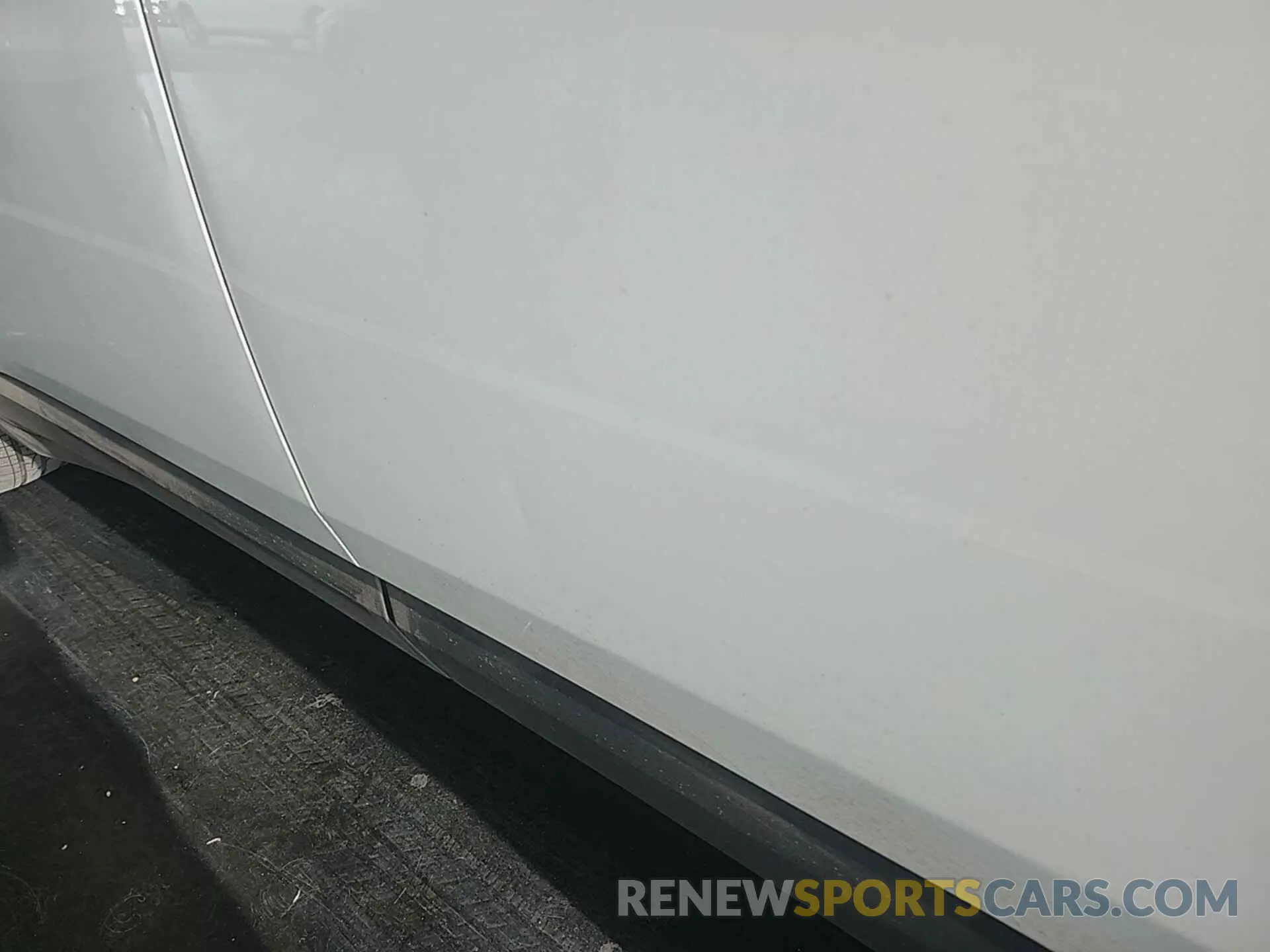 2 Photograph of a damaged car 1GNERGKW0NJ157798 CHEVROLET TRAVERSE 2022
