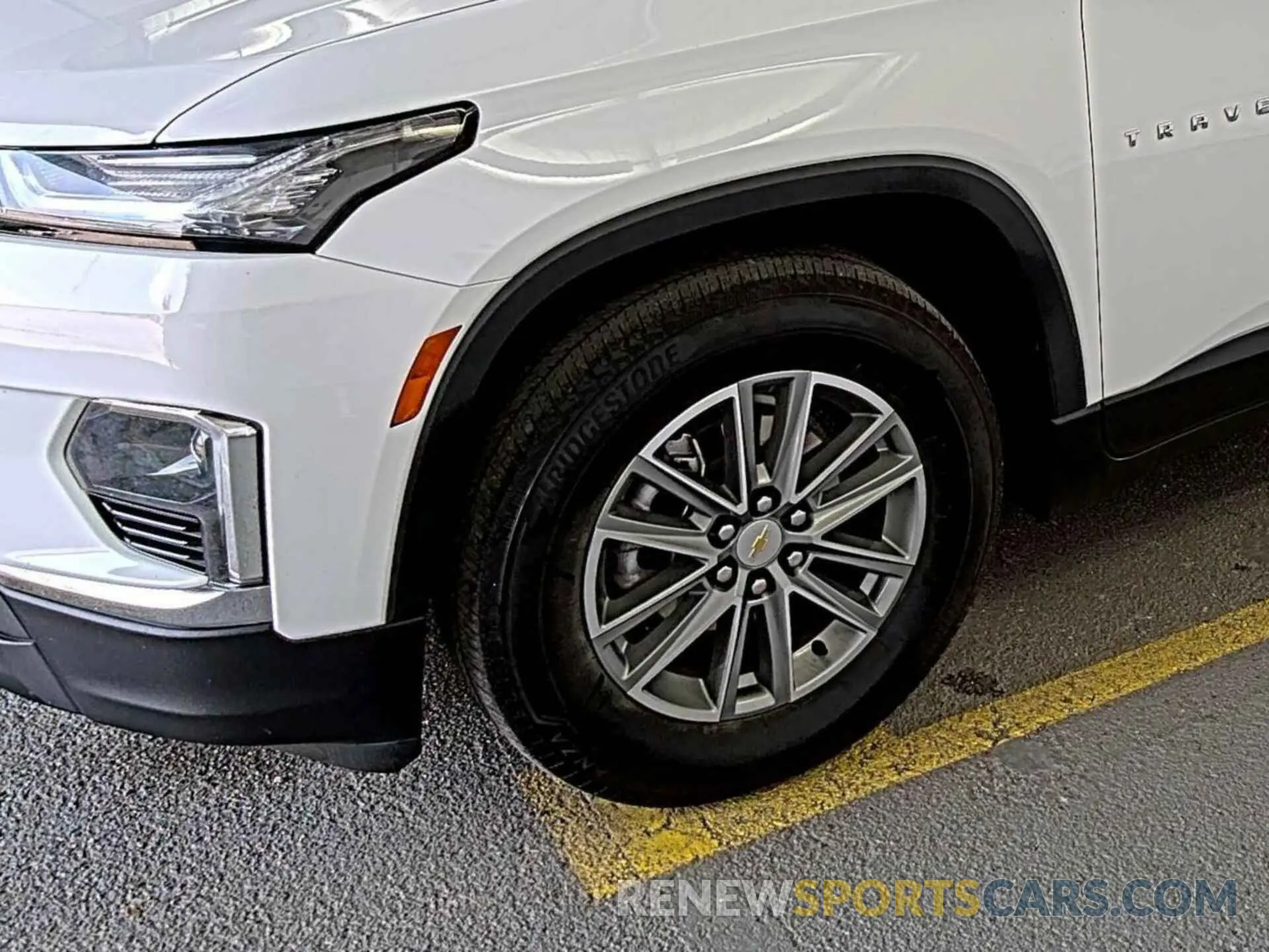 27 Photograph of a damaged car 1GNERGKW1NJ150939 CHEVROLET TRAVERSE 2022