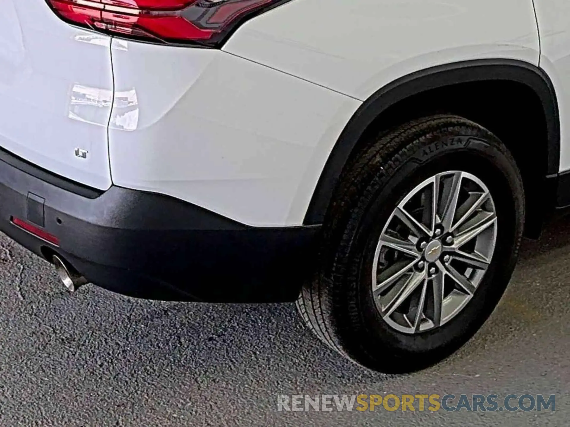 36 Photograph of a damaged car 1GNERGKW1NJ150939 CHEVROLET TRAVERSE 2022