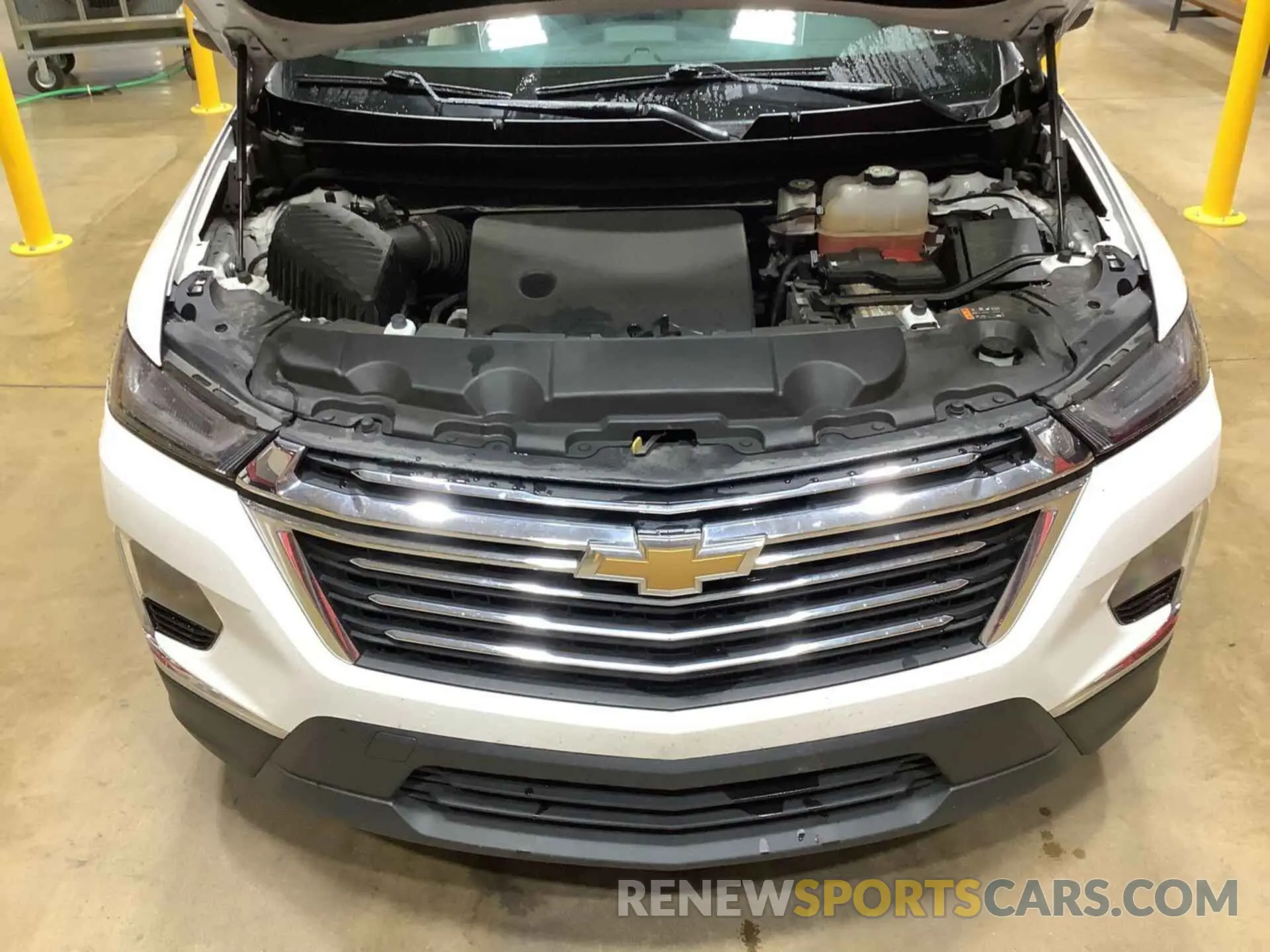 7 Photograph of a damaged car 1GNERGKW1NJ150939 CHEVROLET TRAVERSE 2022