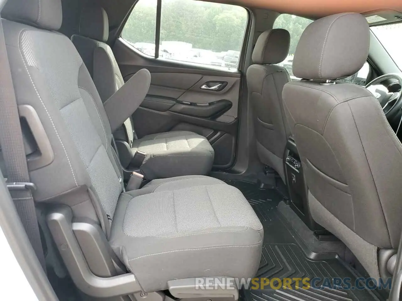 11 Photograph of a damaged car 1GNERGKW1NJ188428 CHEVROLET TRAVERSE 2022