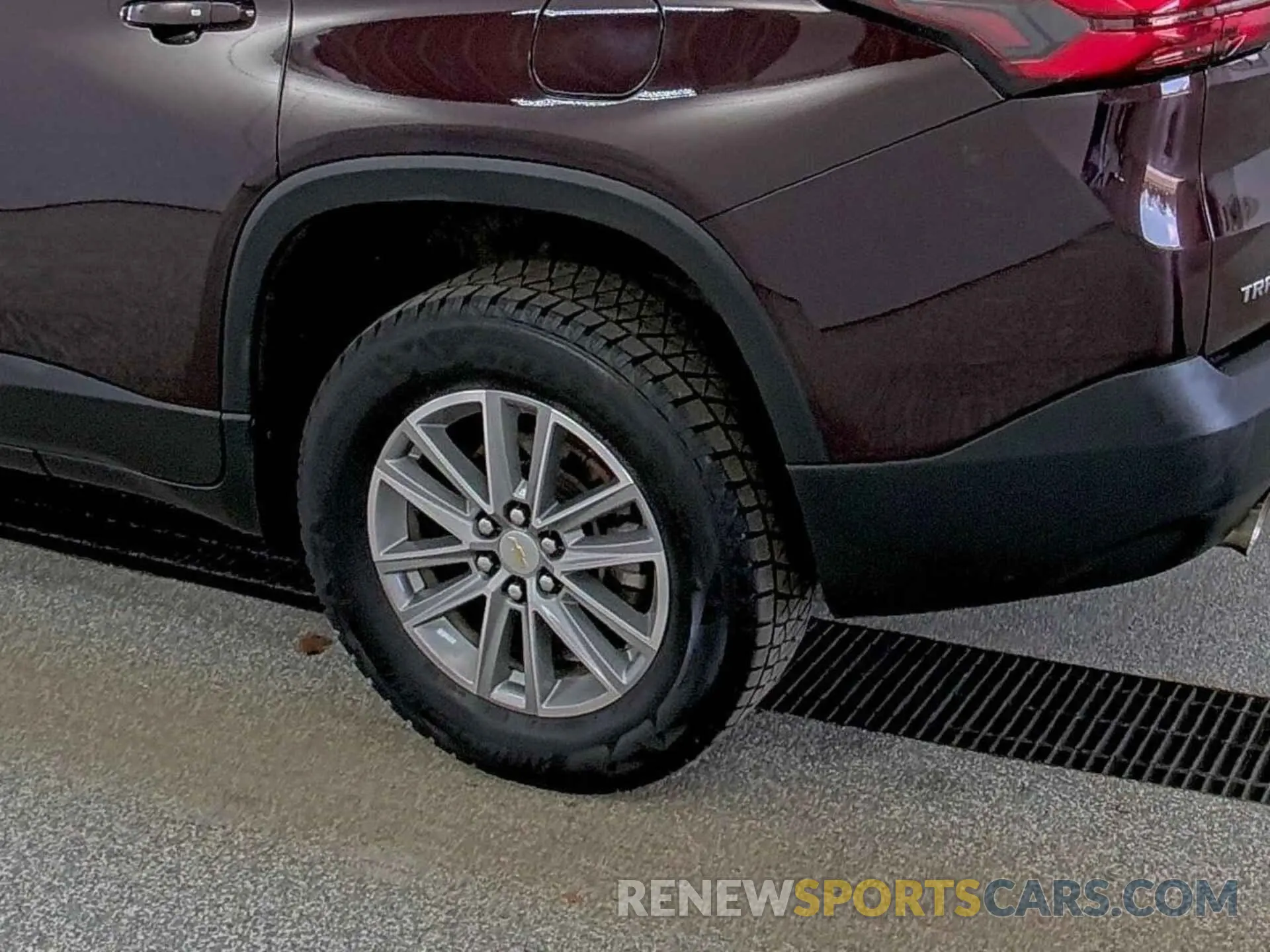 1 Photograph of a damaged car 1GNERGKW2NJ141618 CHEVROLET TRAVERSE 2022