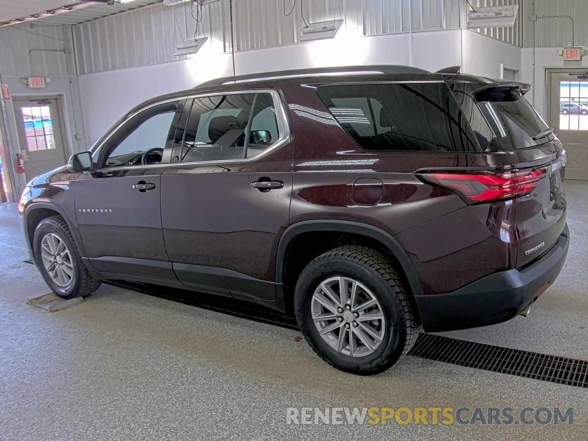 24 Photograph of a damaged car 1GNERGKW2NJ141618 CHEVROLET TRAVERSE 2022