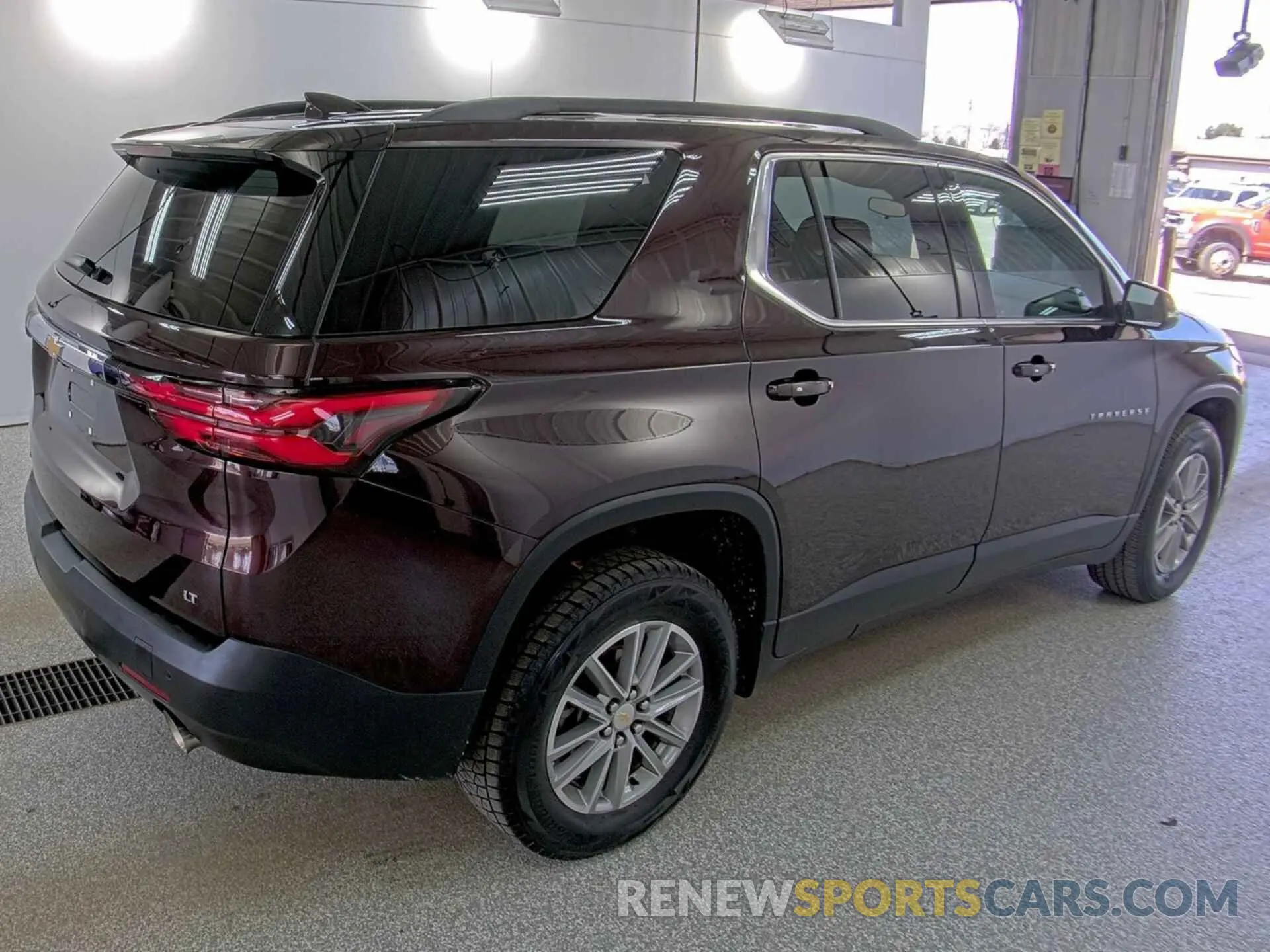 3 Photograph of a damaged car 1GNERGKW2NJ141618 CHEVROLET TRAVERSE 2022