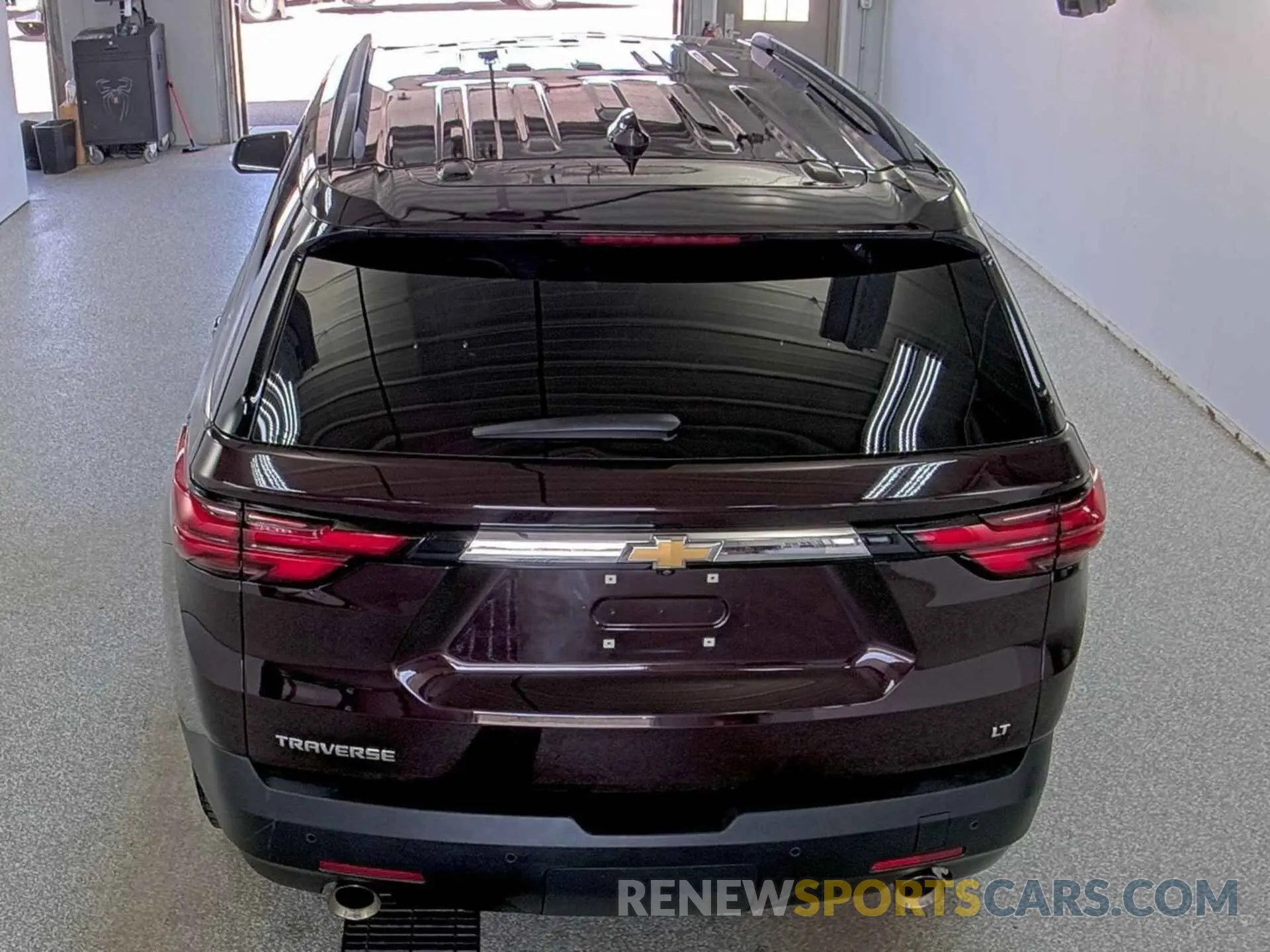 6 Photograph of a damaged car 1GNERGKW2NJ141618 CHEVROLET TRAVERSE 2022