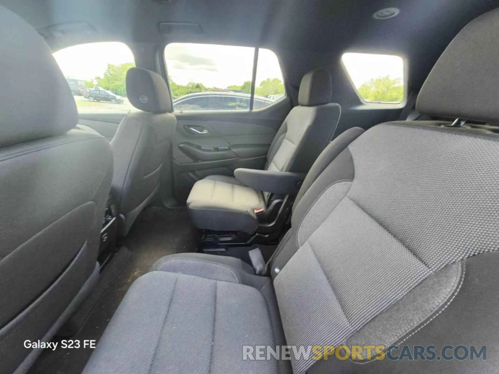 19 Photograph of a damaged car 1GNERGKW3NJ152241 CHEVROLET TRAVERSE 2022