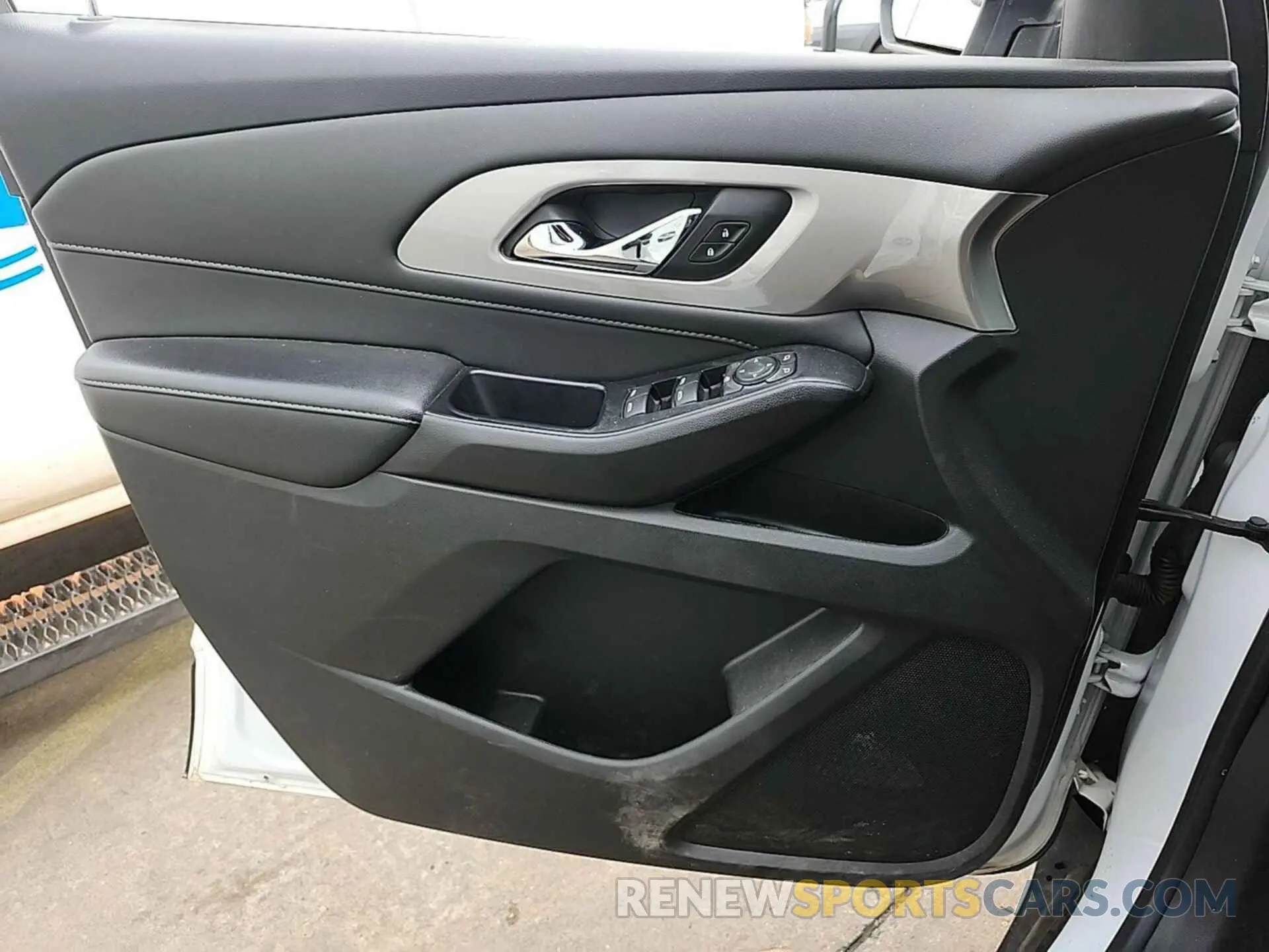 4 Фотография поврежденного автомобиля 1GNERGKW3NJ157214 CHEVROLET TRAVERSE 2022