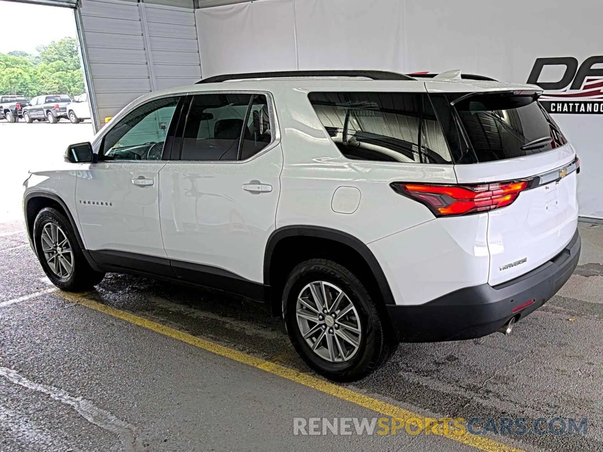 15 Photograph of a damaged car 1GNERGKW5NJ150961 CHEVROLET TRAVERSE 2022