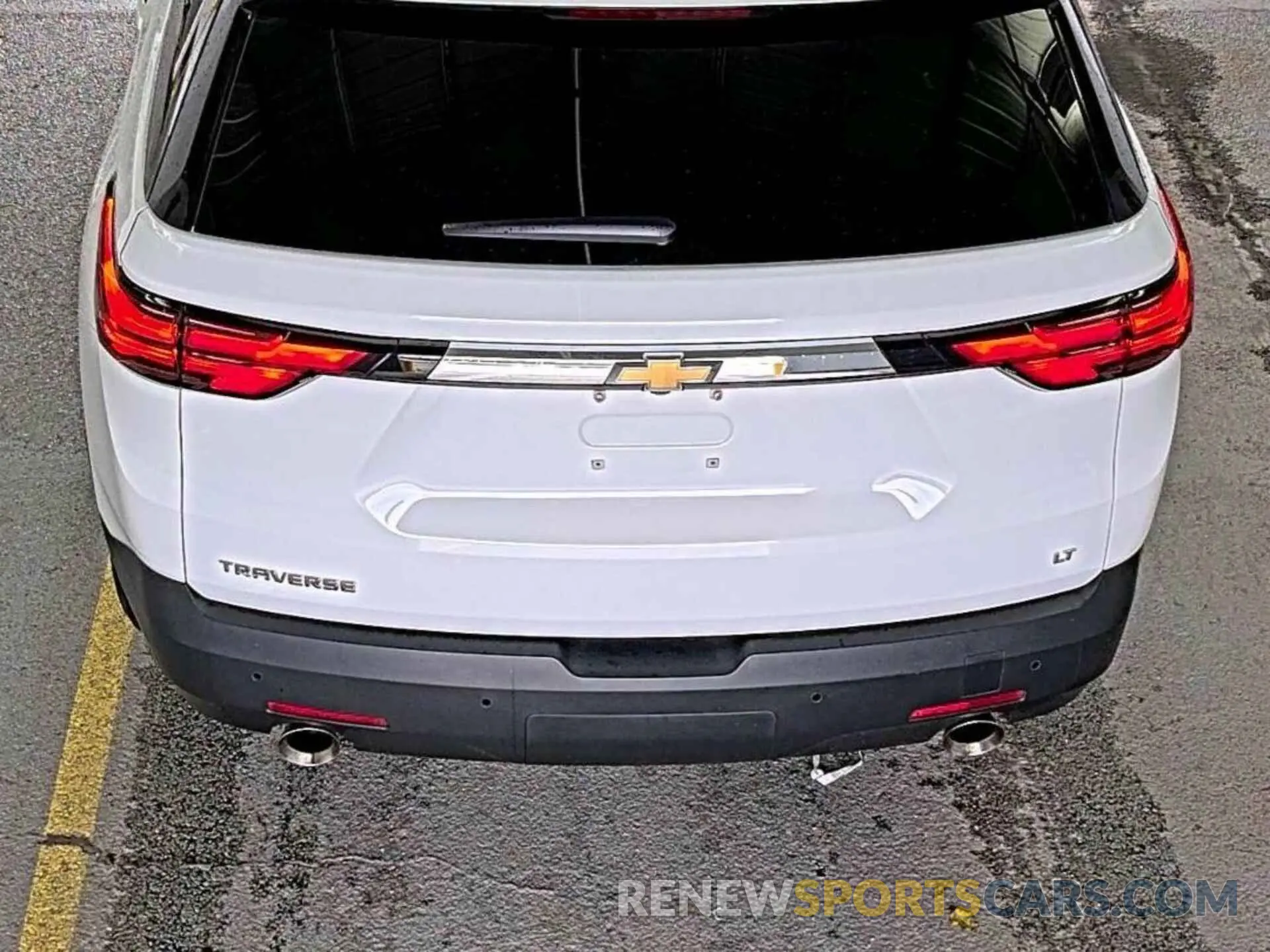 18 Photograph of a damaged car 1GNERGKW5NJ150961 CHEVROLET TRAVERSE 2022