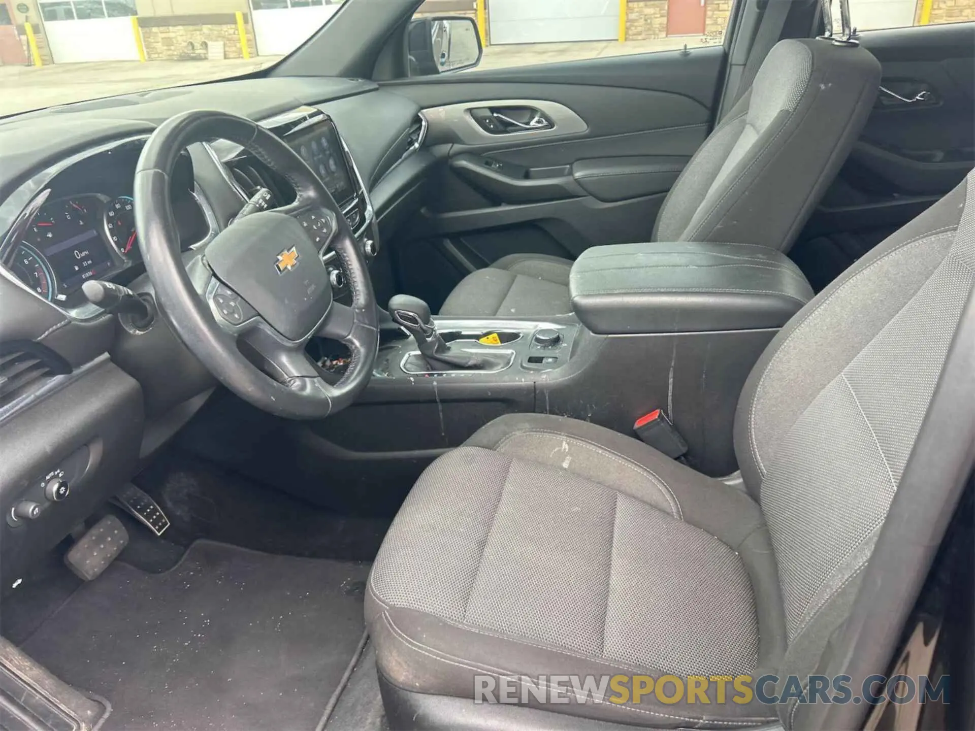 10 Photograph of a damaged car 1GNERGKW6NJ153965 CHEVROLET TRAVERSE 2022