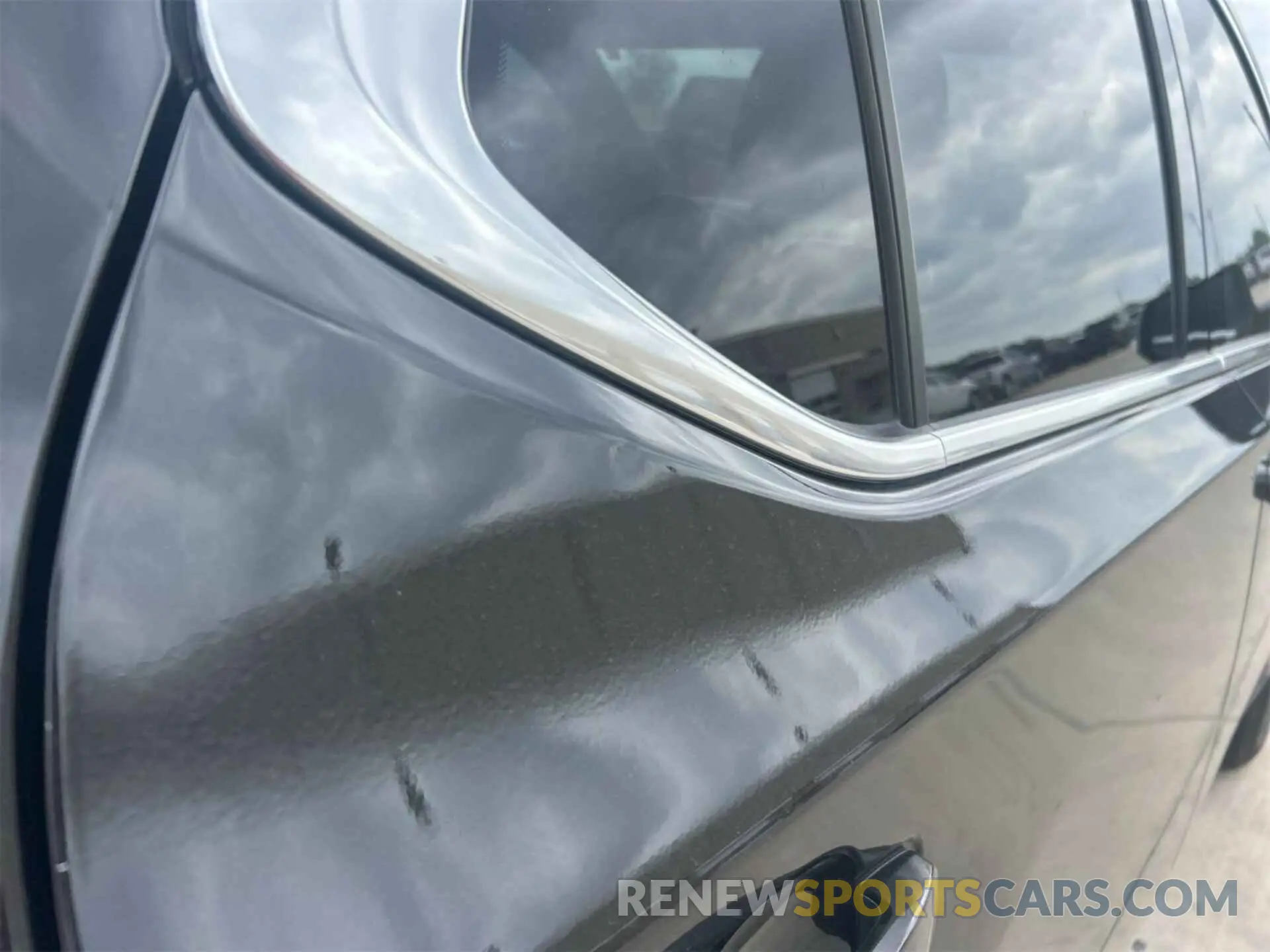 18 Photograph of a damaged car 1GNERGKW6NJ153965 CHEVROLET TRAVERSE 2022