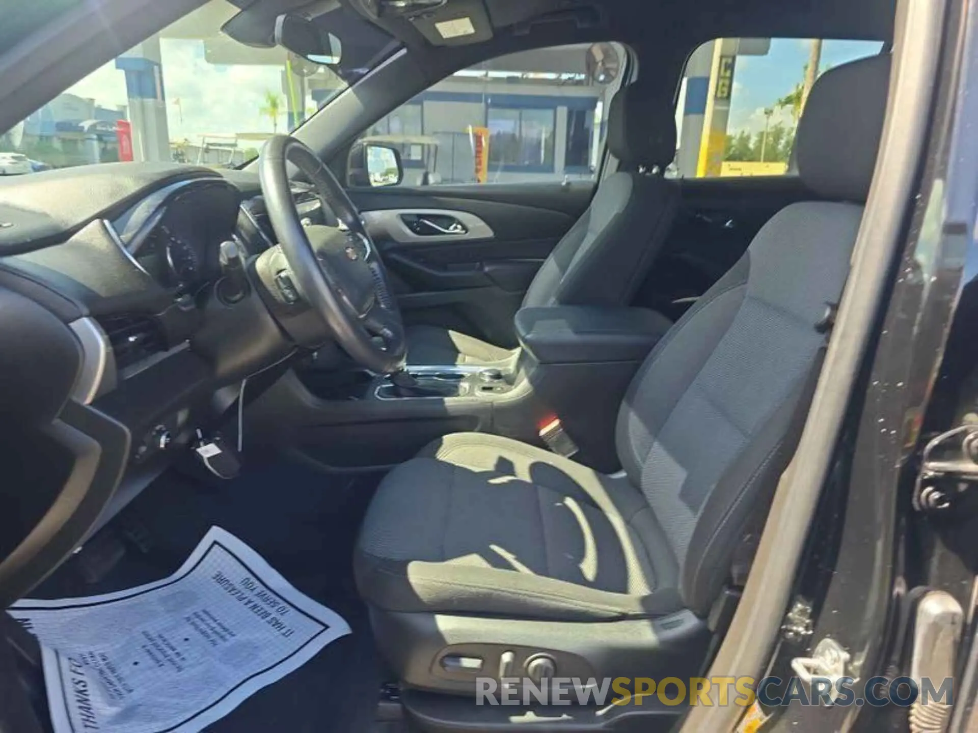 3 Photograph of a damaged car 1GNERGKW6NJ162763 CHEVROLET TRAVERSE 2022