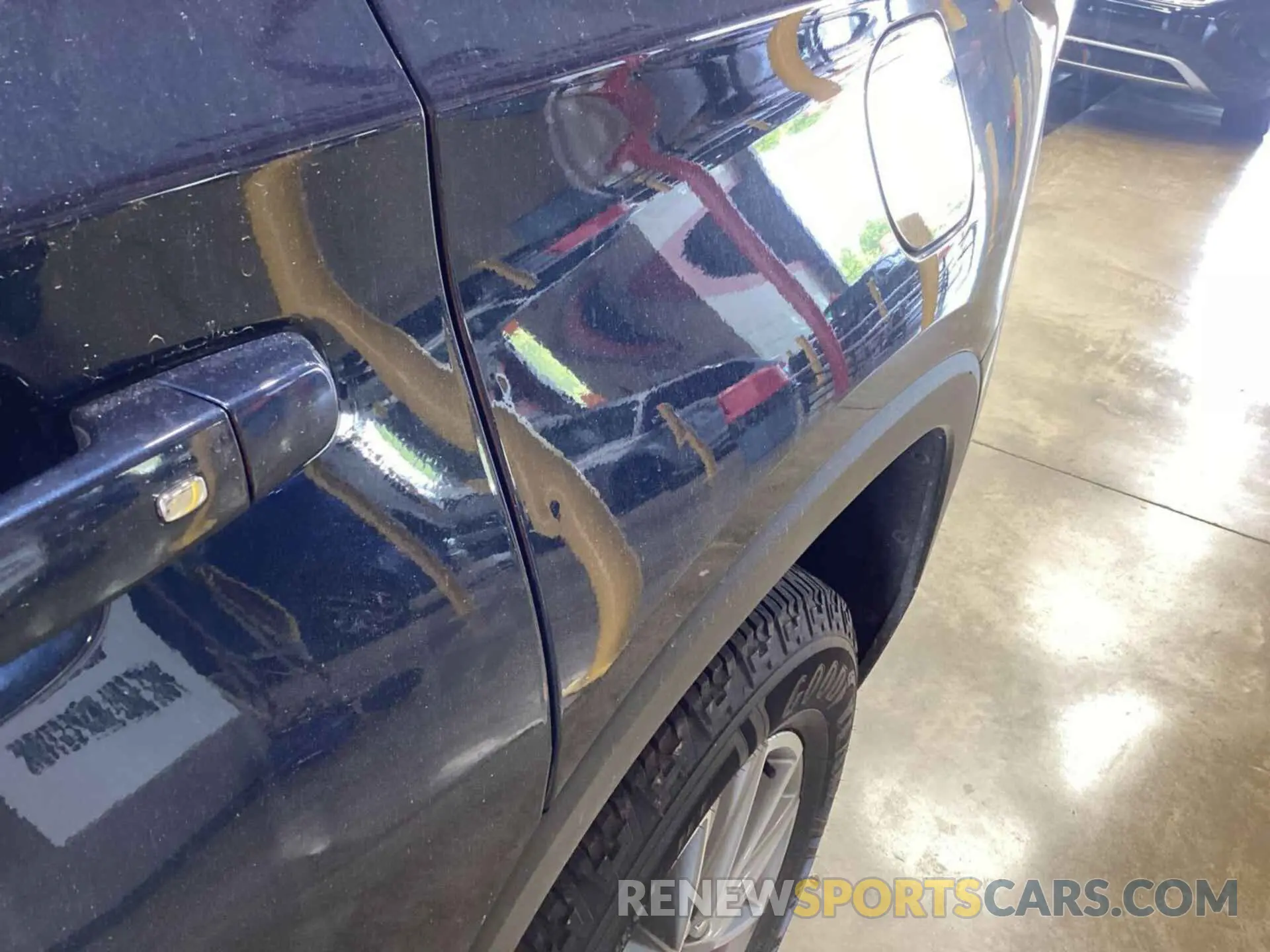 29 Photograph of a damaged car 1GNERGKW6NJ188540 CHEVROLET TRAVERSE 2022
