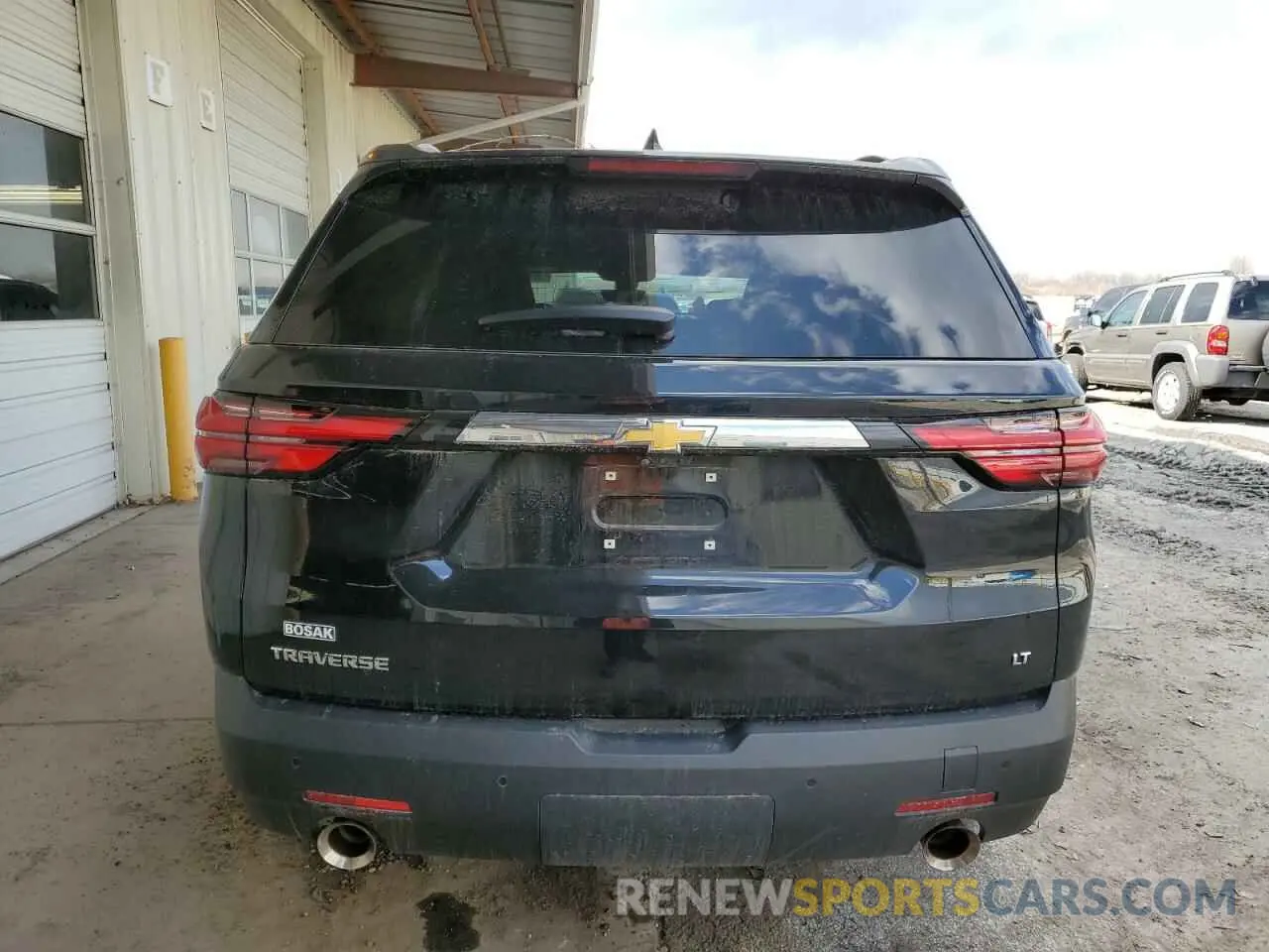 6 Photograph of a damaged car 1GNERGKW8NJ107019 CHEVROLET TRAVERSE 2022