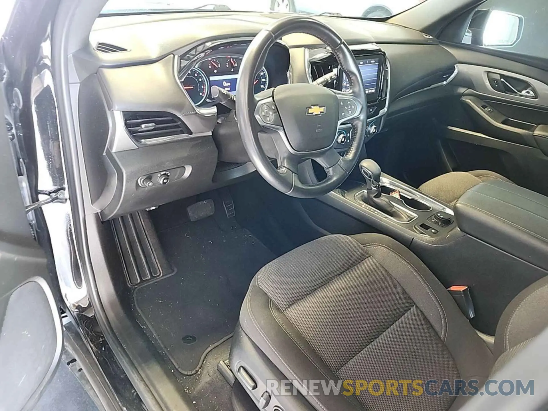 1 Photograph of a damaged car 1GNERGKW9NJ150624 CHEVROLET TRAVERSE 2022