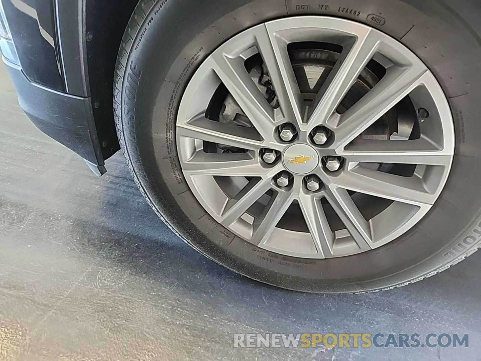 18 Photograph of a damaged car 1GNERGKW9NJ150624 CHEVROLET TRAVERSE 2022