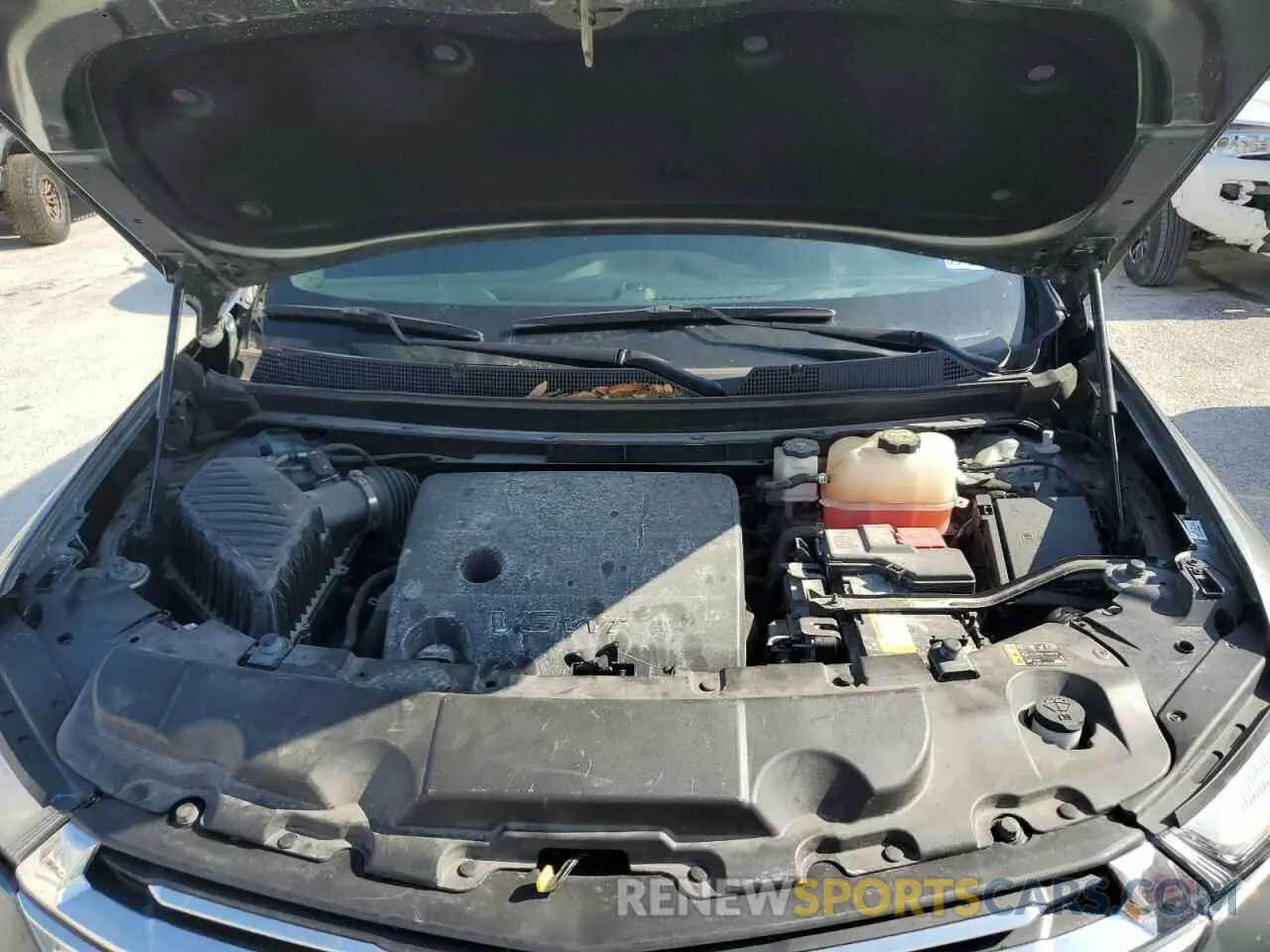 12 Photograph of a damaged car 1GNERGKW9NJ172218 CHEVROLET TRAVERSE 2022