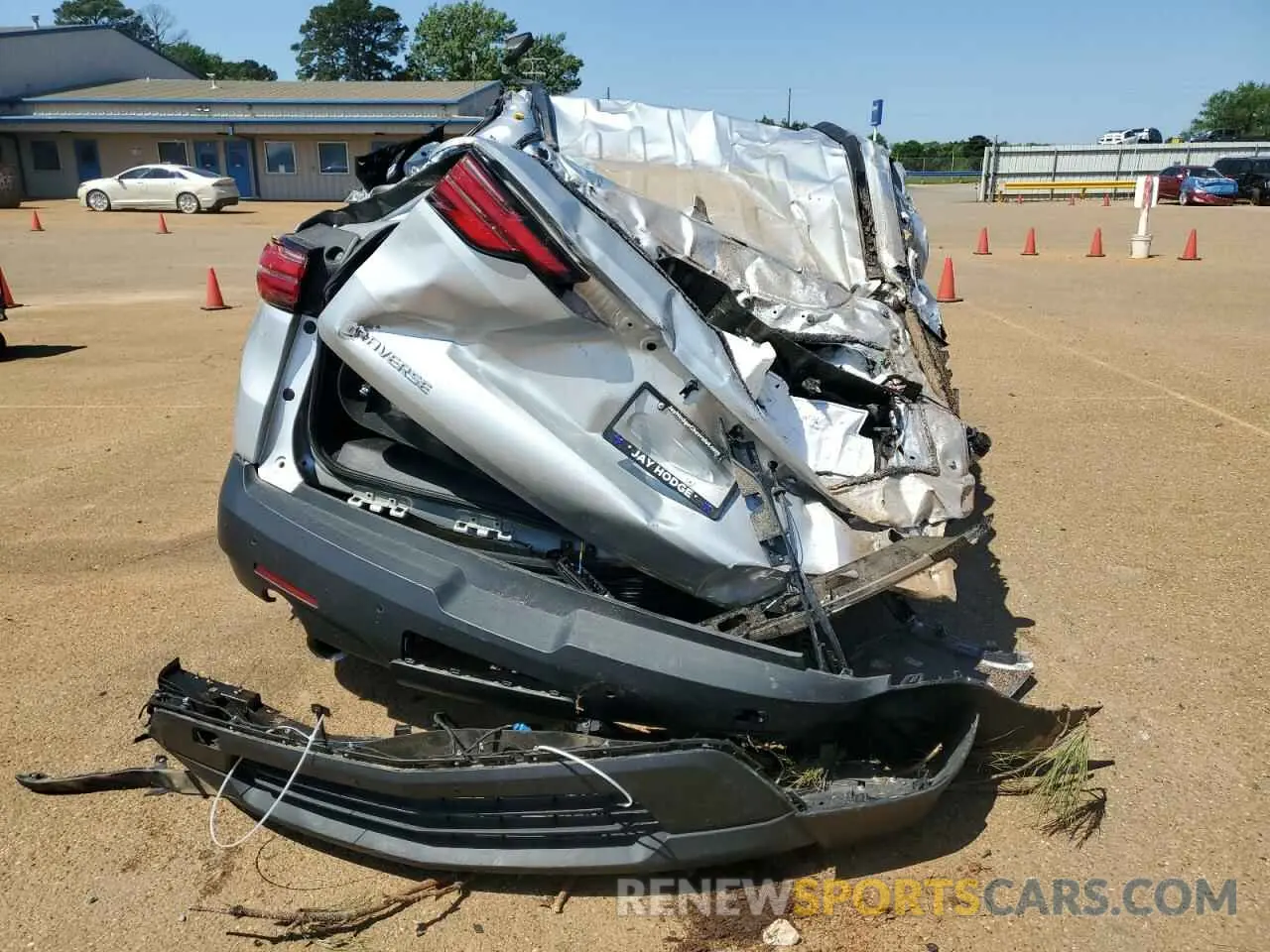 6 Photograph of a damaged car 1GNERGKWXNJ117860 CHEVROLET TRAVERSE 2022