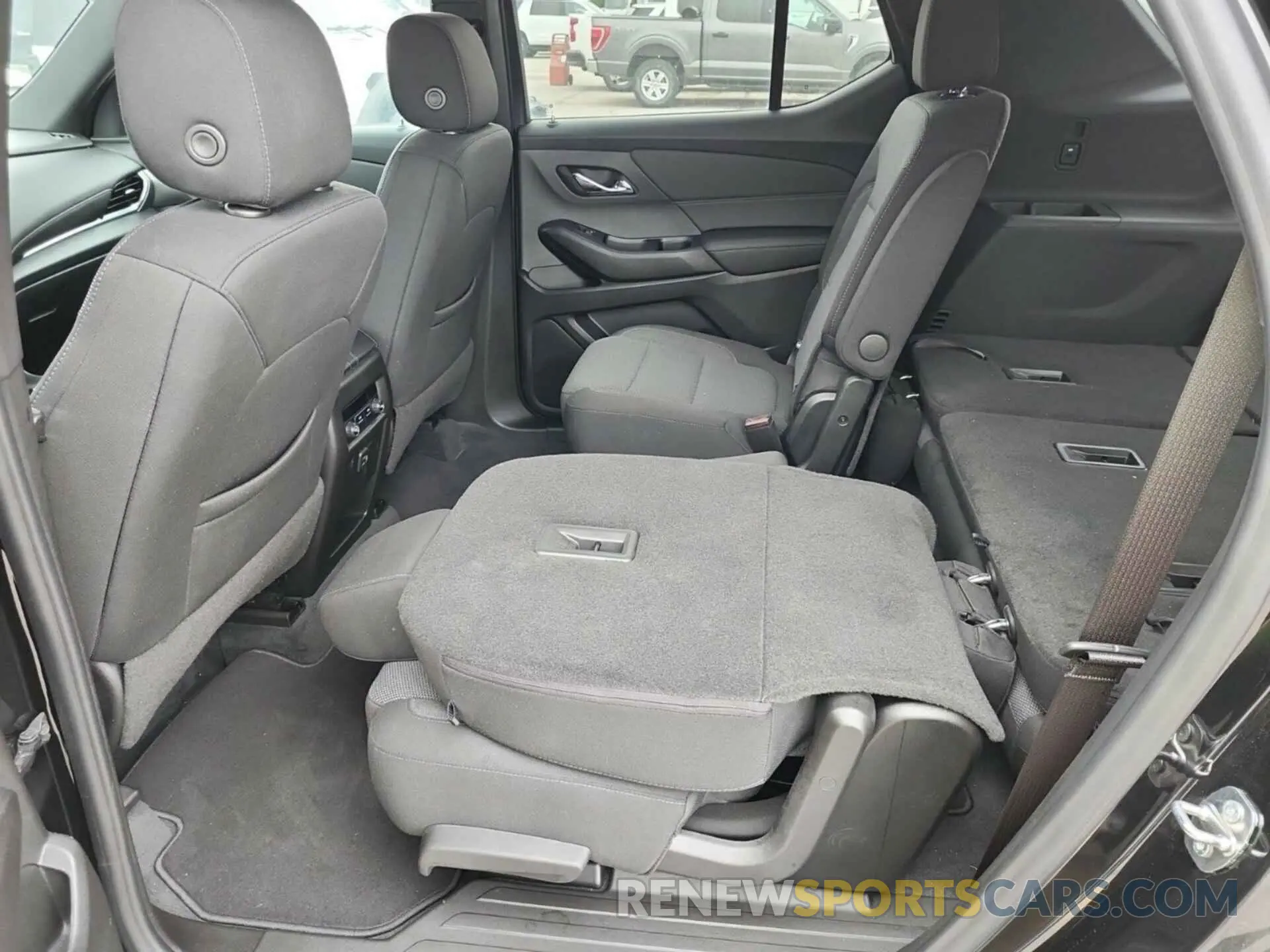 4 Фотография поврежденного автомобиля 1GNERGKWXNJ156903 CHEVROLET TRAVERSE 2022
