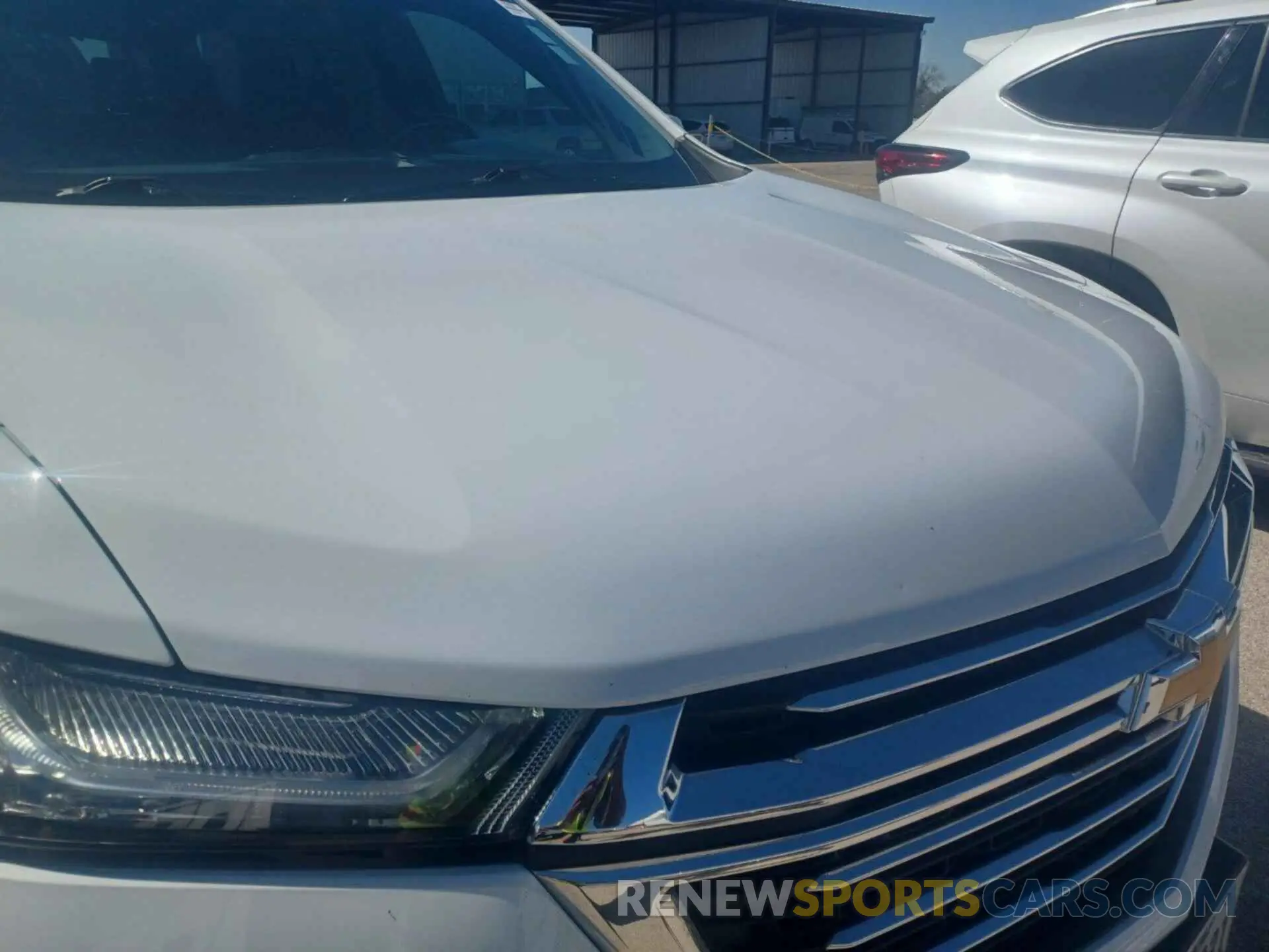 17 Photograph of a damaged car 1GNERGKWXNJ157677 CHEVROLET TRAVERSE 2022