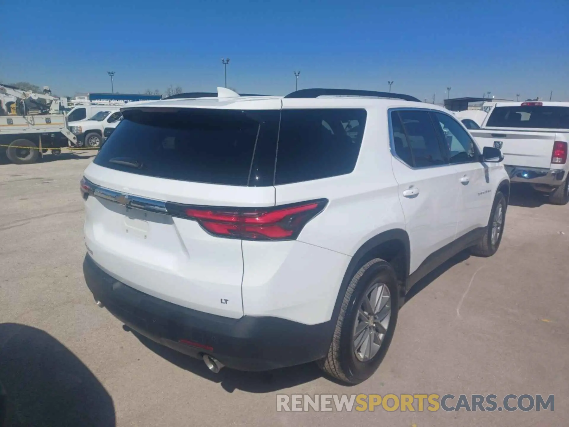 5 Photograph of a damaged car 1GNERGKWXNJ157677 CHEVROLET TRAVERSE 2022