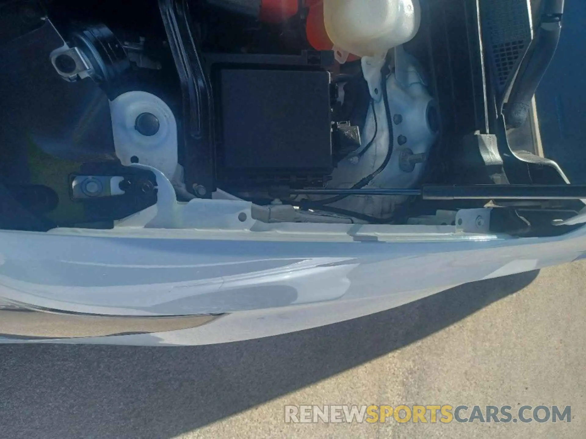 8 Photograph of a damaged car 1GNERGKWXNJ157677 CHEVROLET TRAVERSE 2022