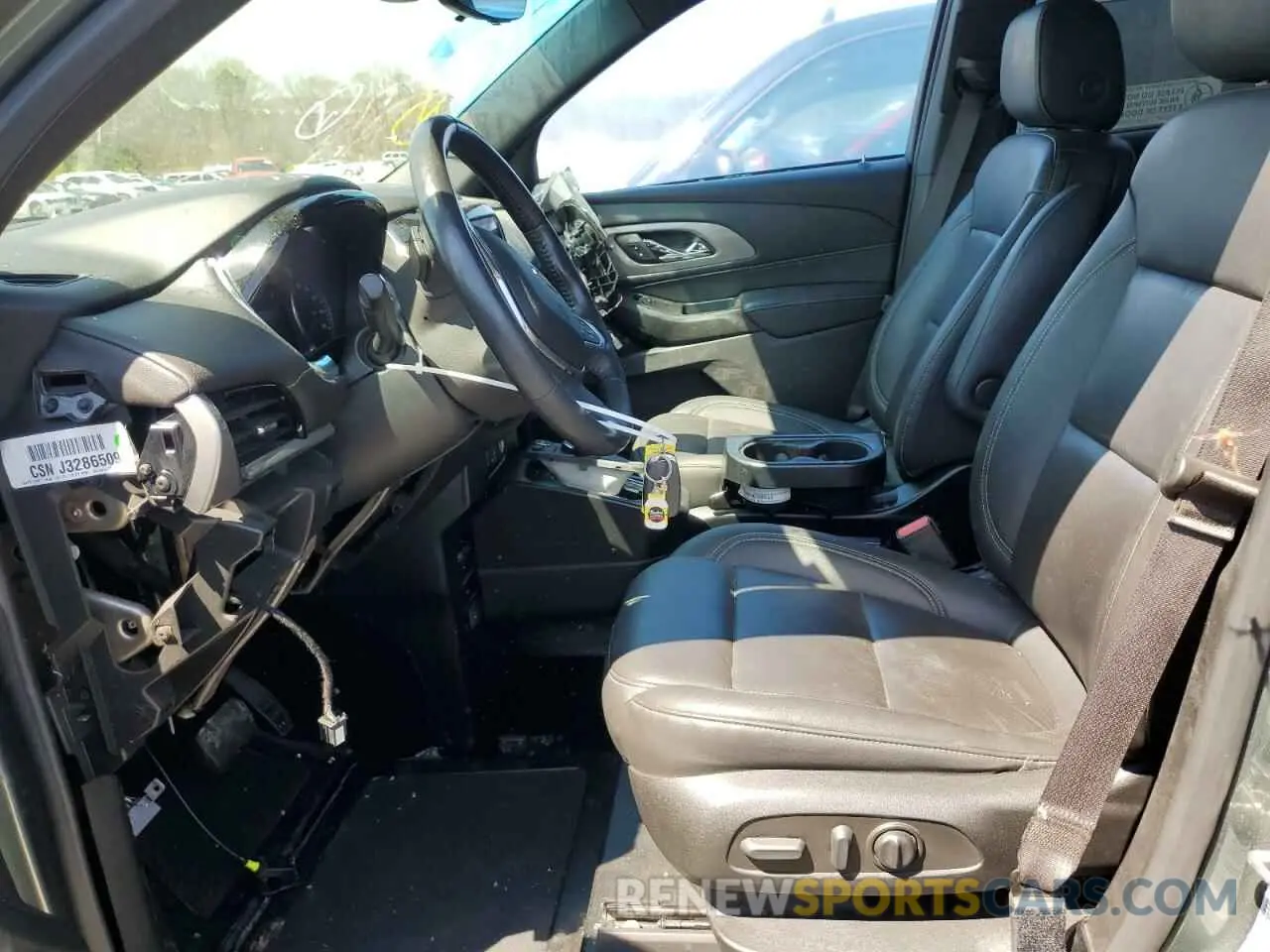 7 Photograph of a damaged car 1GNERHKW1NJ112214 CHEVROLET TRAVERSE 2022
