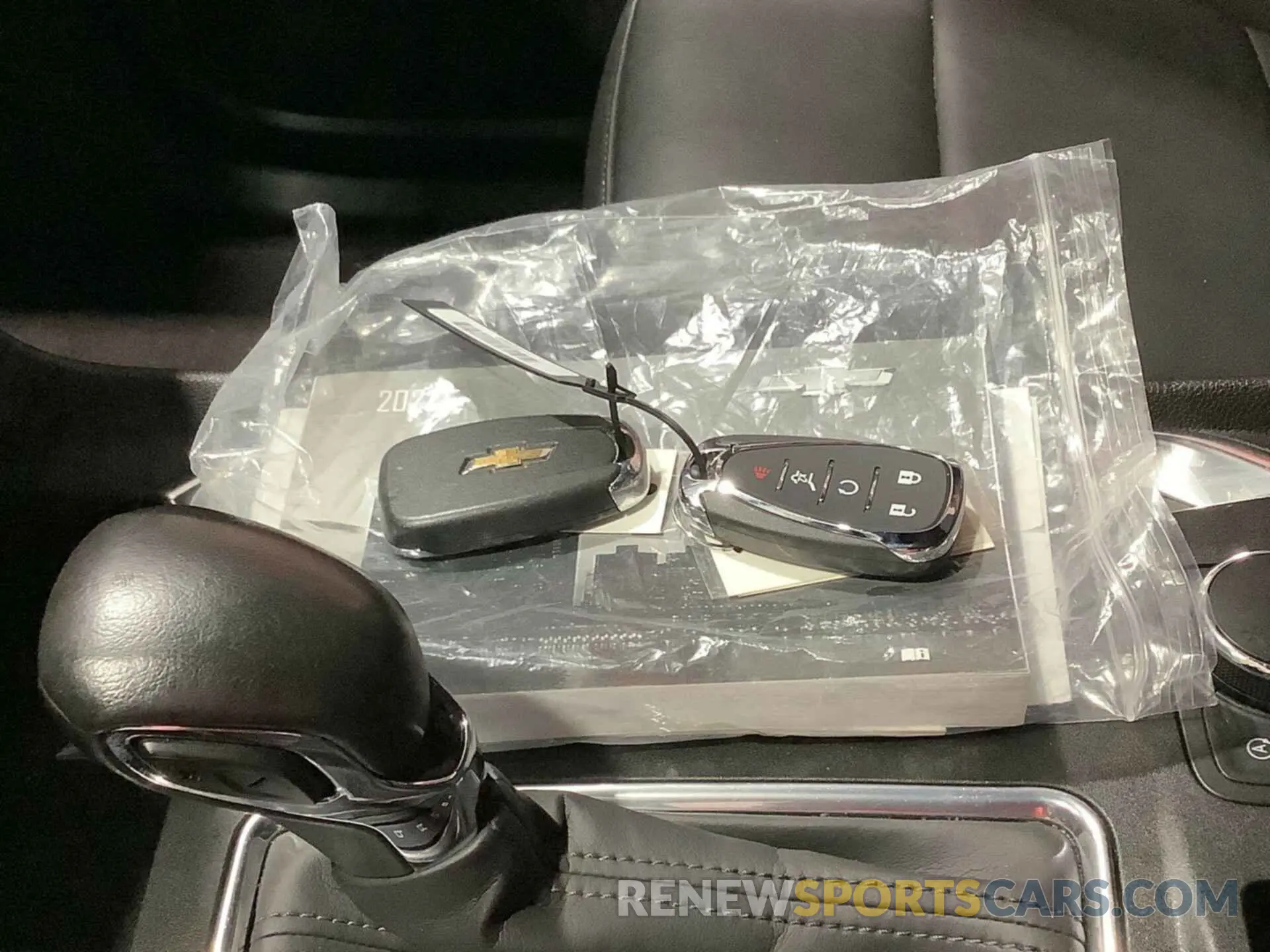 9 Photograph of a damaged car 1GNERHKW3NJ142590 CHEVROLET TRAVERSE 2022