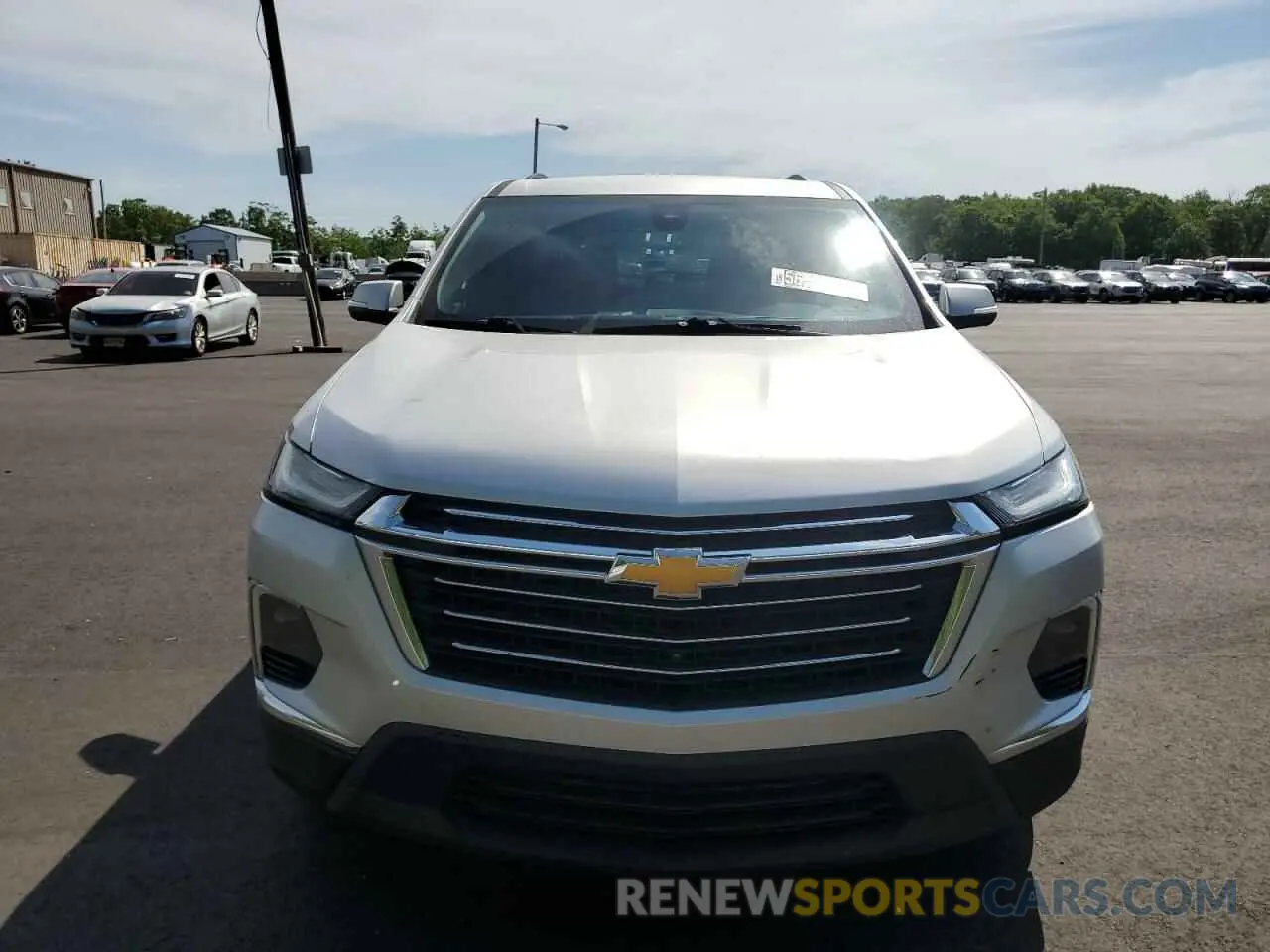 5 Photograph of a damaged car 1GNERHKW4NJ127564 CHEVROLET TRAVERSE 2022