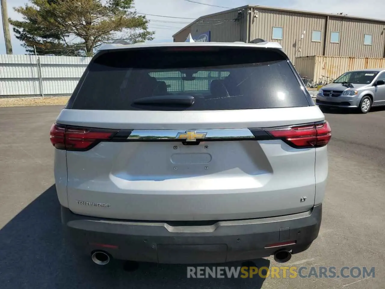 6 Photograph of a damaged car 1GNERHKW4NJ127564 CHEVROLET TRAVERSE 2022