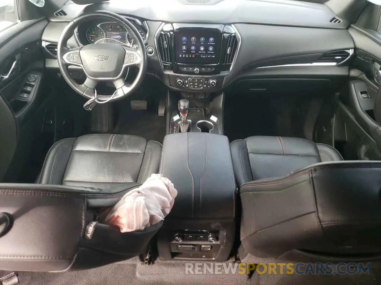 8 Photograph of a damaged car 1GNERJKW9NJ130340 CHEVROLET TRAVERSE 2022