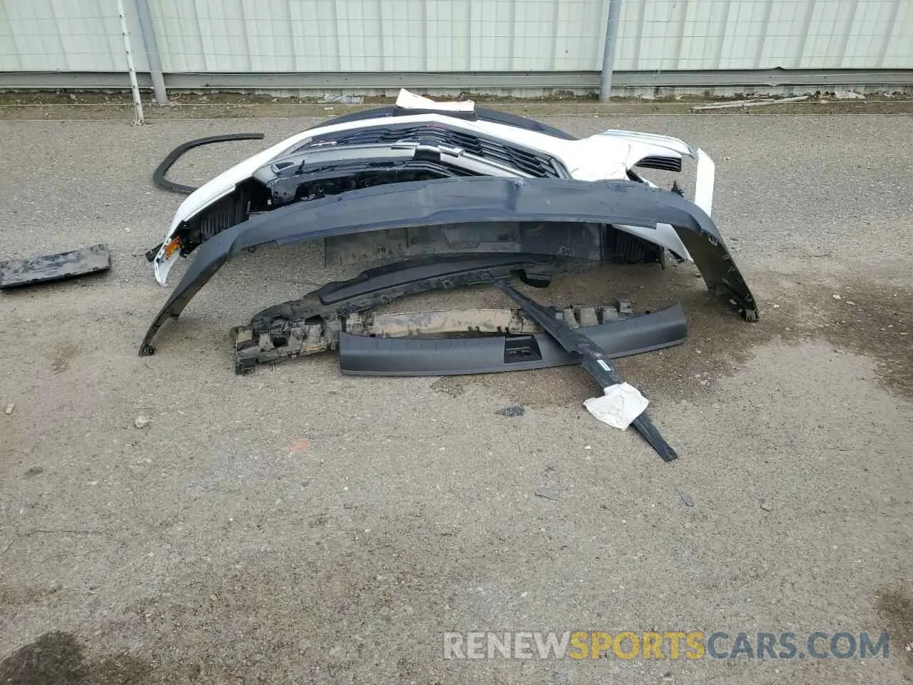 13 Photograph of a damaged car 1GNERJKW9NJ187685 CHEVROLET TRAVERSE 2022