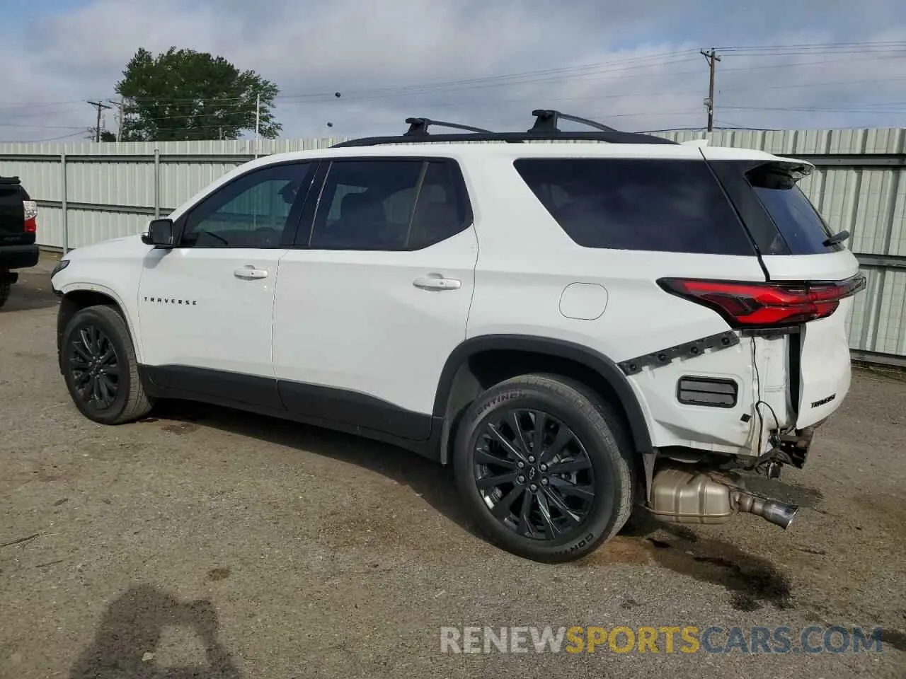 2 Photograph of a damaged car 1GNERJKW9NJ187685 CHEVROLET TRAVERSE 2022