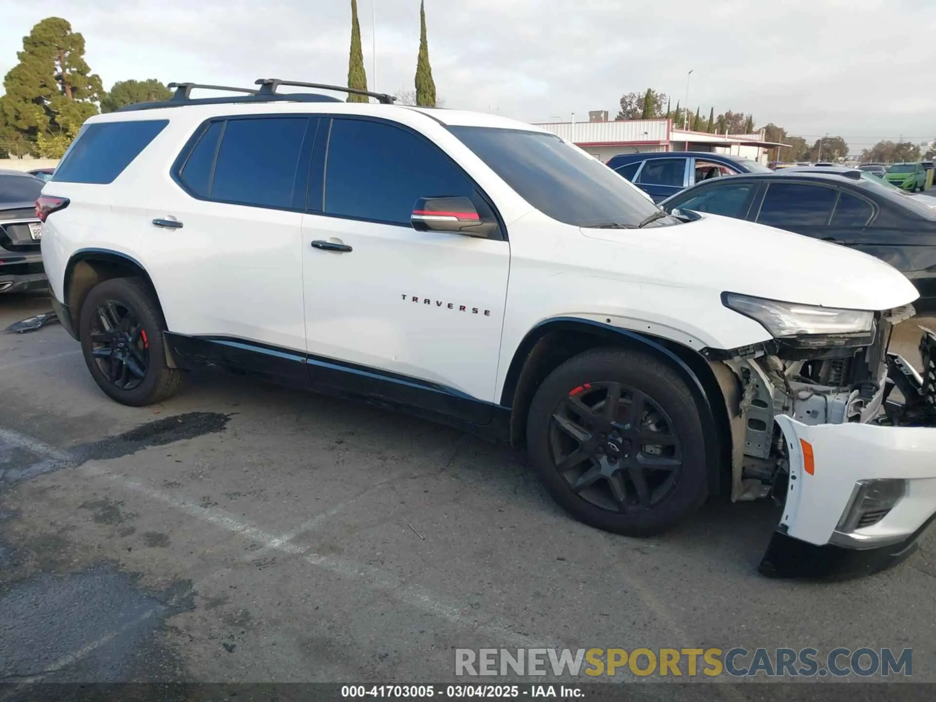 13 Photograph of a damaged car 1GNERKKW2NJ179594 CHEVROLET TRAVERSE 2022