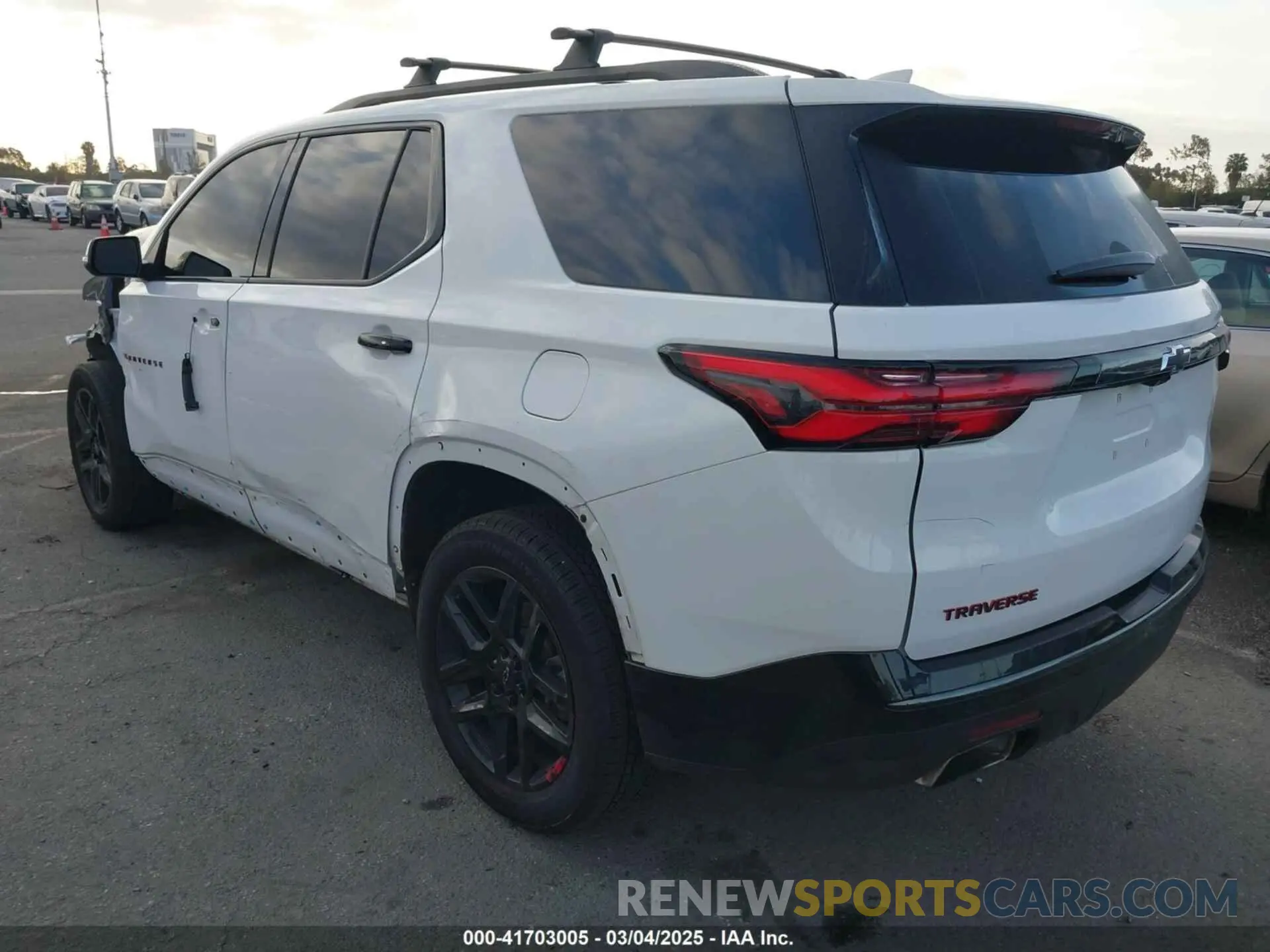 3 Photograph of a damaged car 1GNERKKW2NJ179594 CHEVROLET TRAVERSE 2022