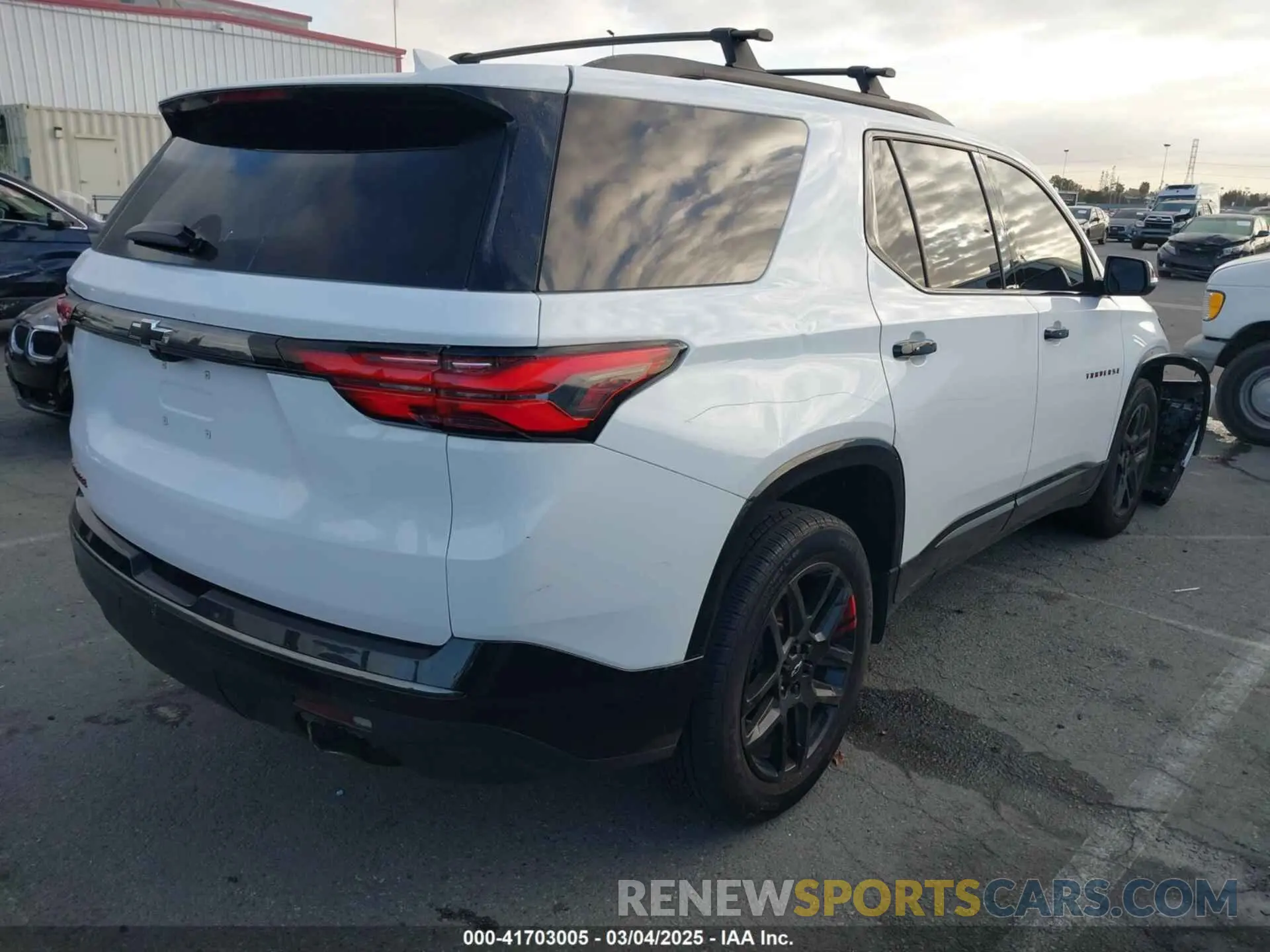 4 Photograph of a damaged car 1GNERKKW2NJ179594 CHEVROLET TRAVERSE 2022