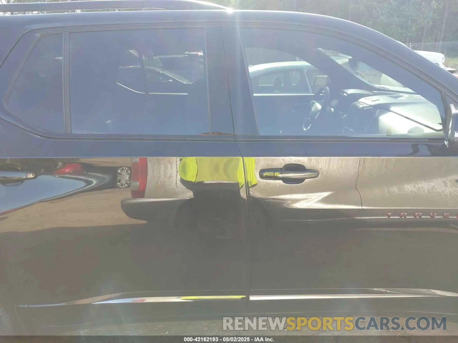 13 Photograph of a damaged car 1GNERKKW9NJ153316 CHEVROLET TRAVERSE 2022