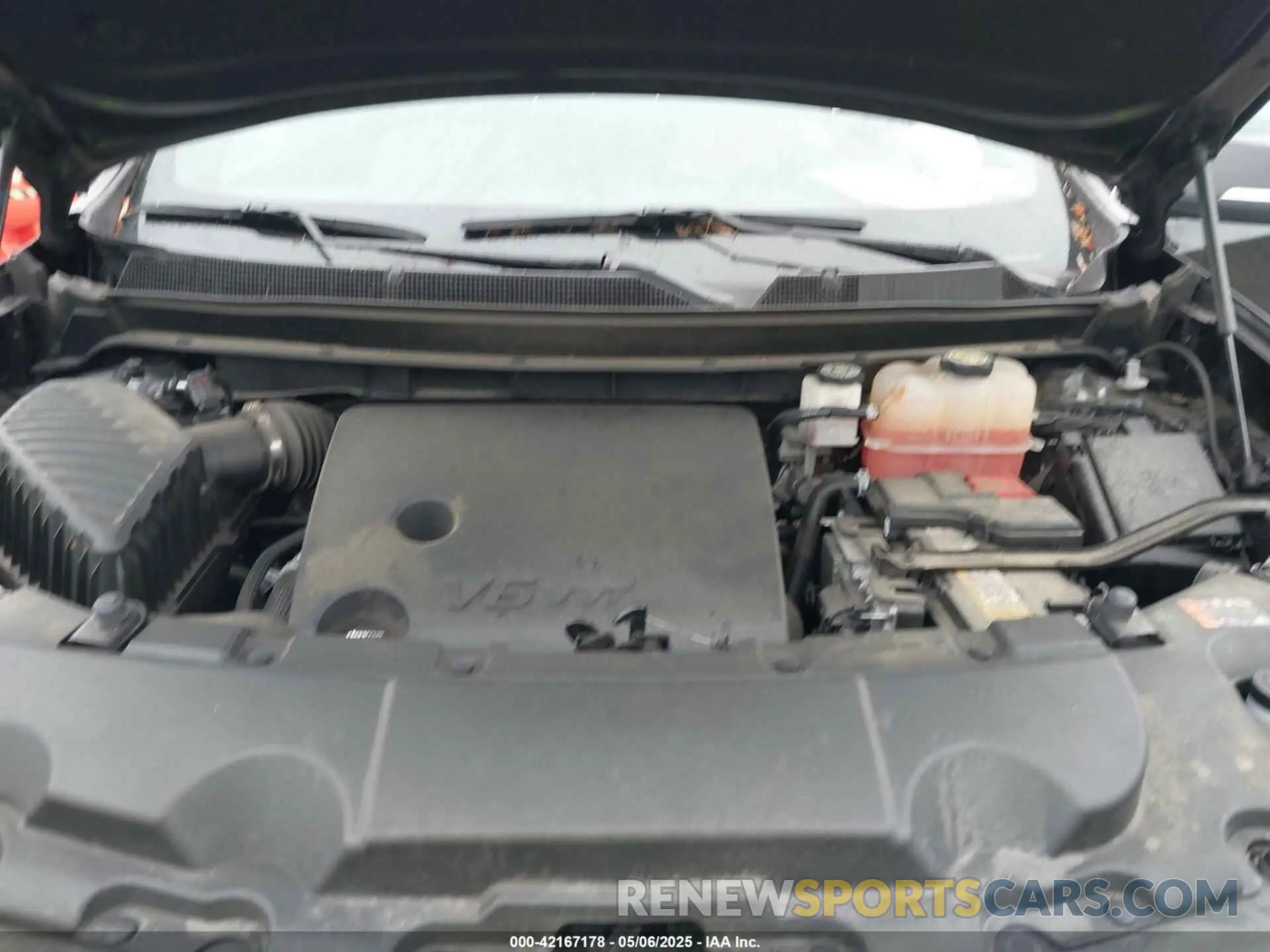 10 Photograph of a damaged car 1GNERLKWXNJ156599 CHEVROLET TRAVERSE 2022