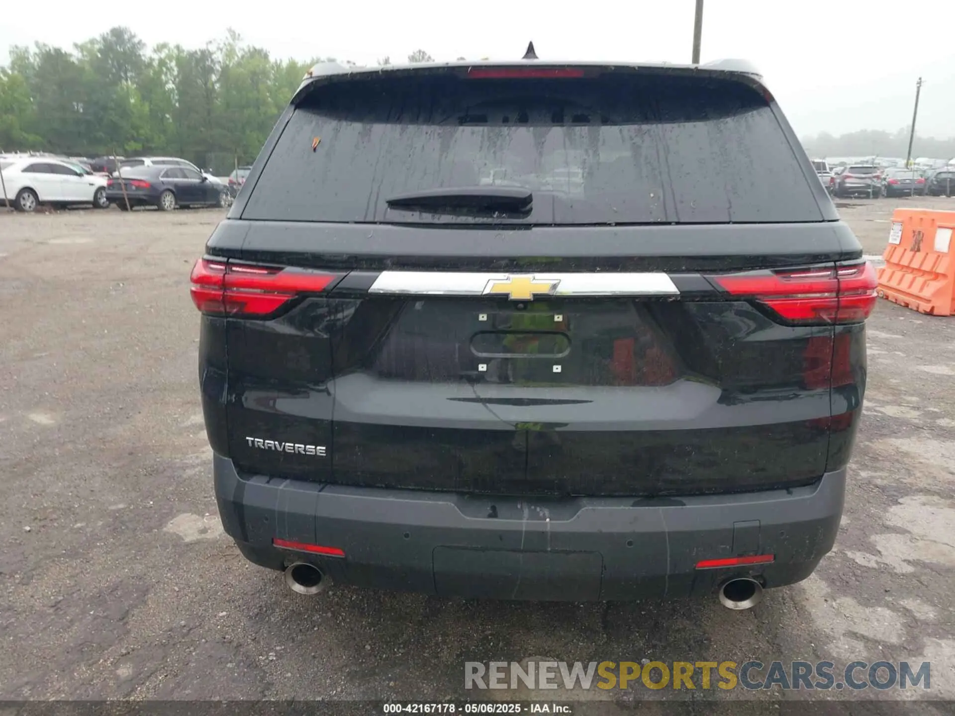16 Photograph of a damaged car 1GNERLKWXNJ156599 CHEVROLET TRAVERSE 2022