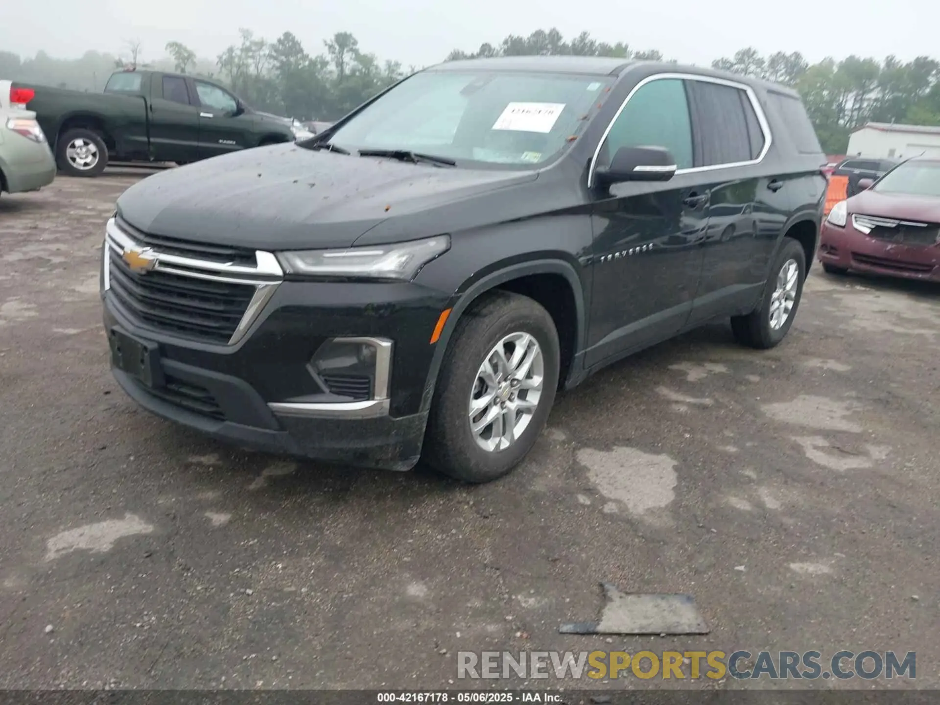 2 Photograph of a damaged car 1GNERLKWXNJ156599 CHEVROLET TRAVERSE 2022