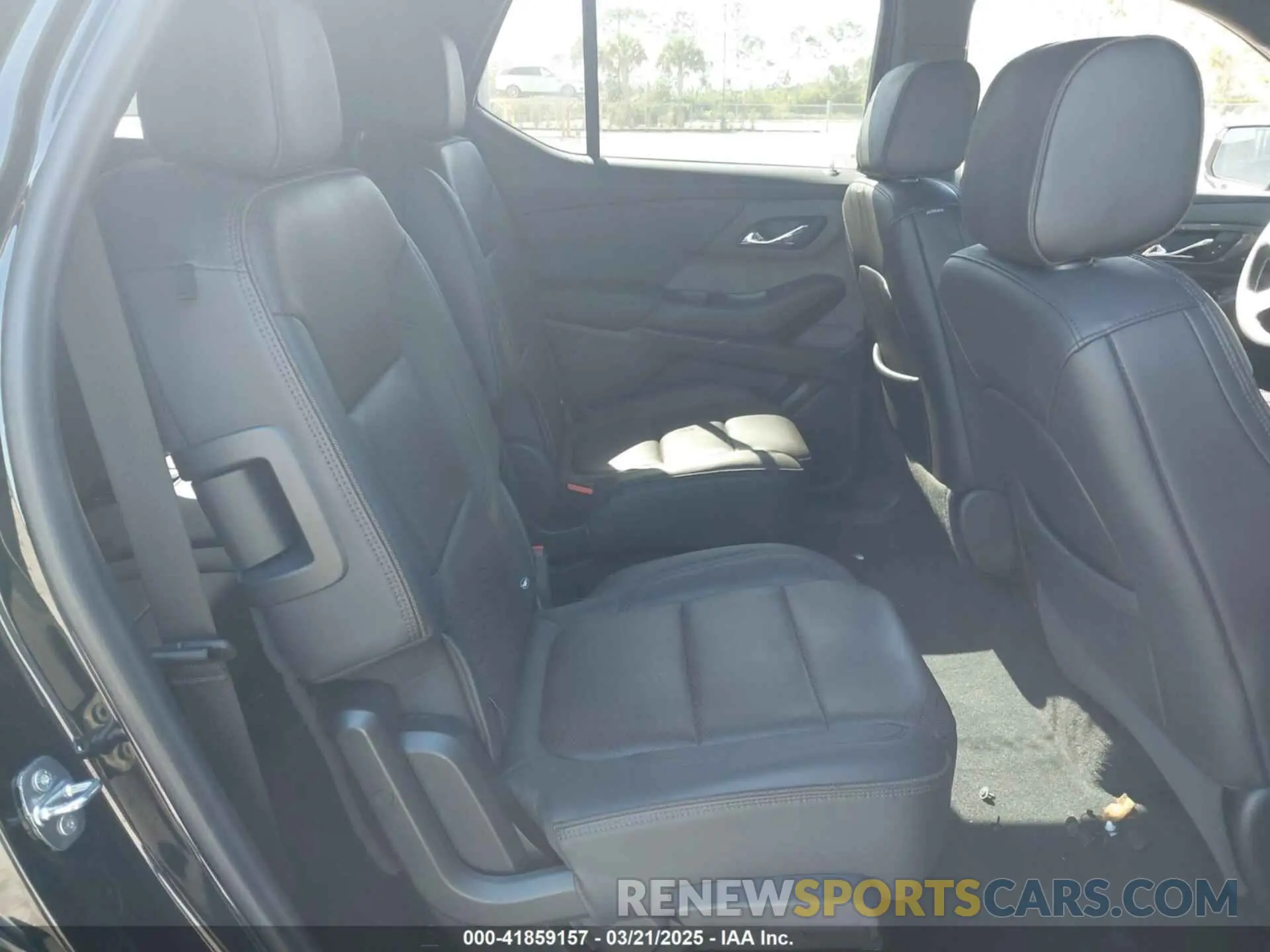 8 Photograph of a damaged car 1GNERNKW9NJ152474 CHEVROLET TRAVERSE 2022