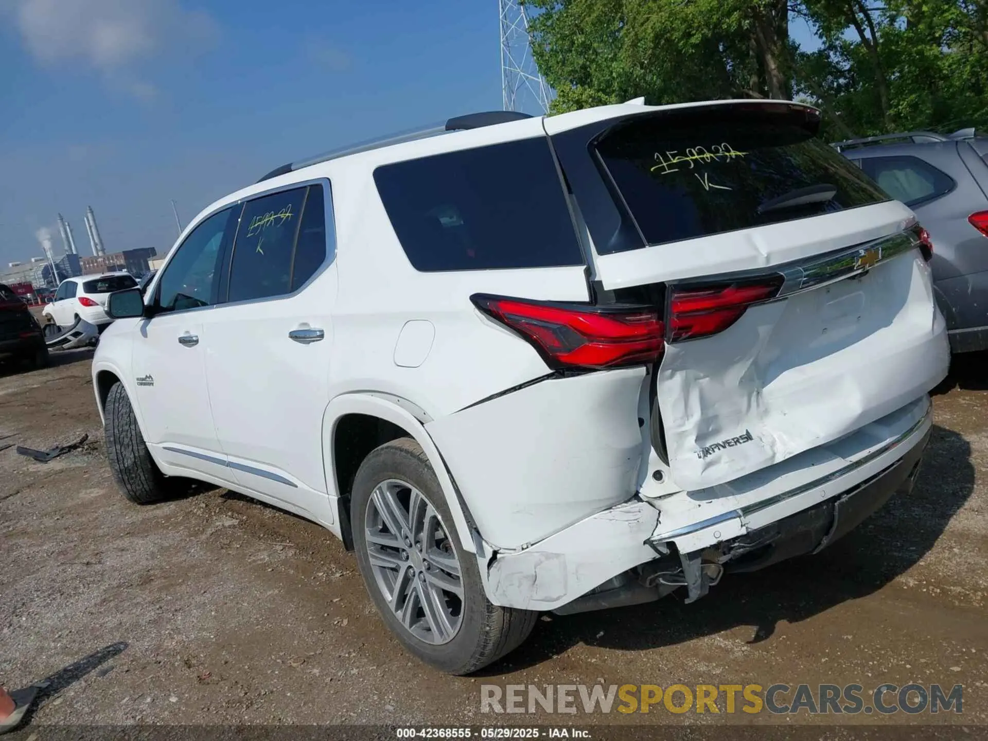 3 Фотография поврежденного автомобиля 1GNERNKW9NJ159232 CHEVROLET TRAVERSE 2022