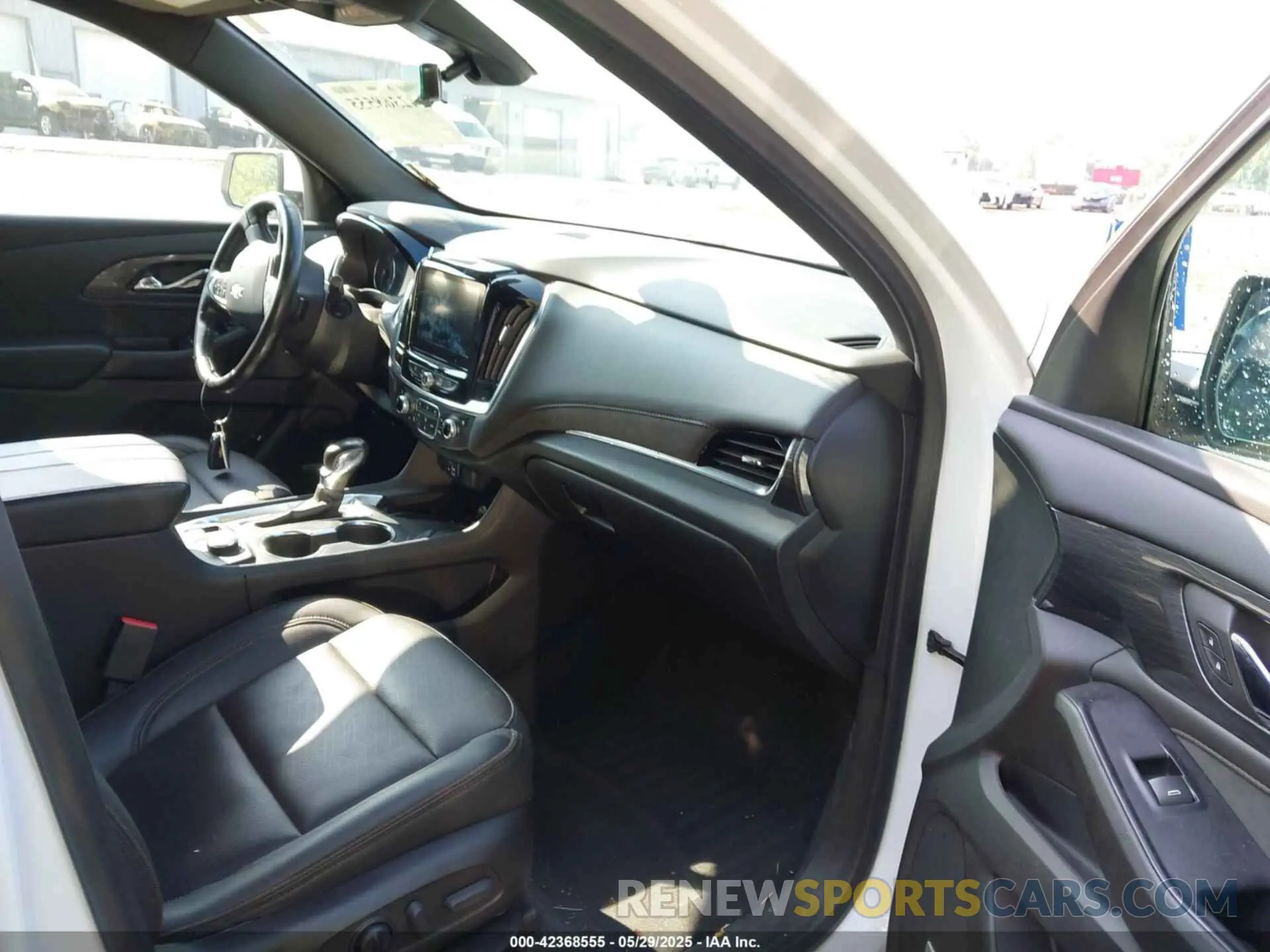 5 Фотография поврежденного автомобиля 1GNERNKW9NJ159232 CHEVROLET TRAVERSE 2022