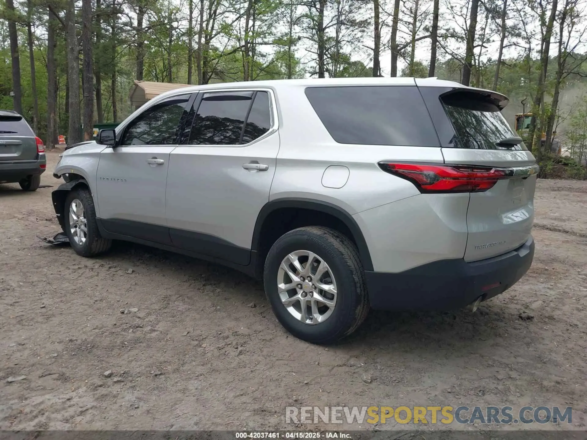 3 Фотография поврежденного автомобиля 1GNEVFKW4NJ101305 CHEVROLET TRAVERSE 2022