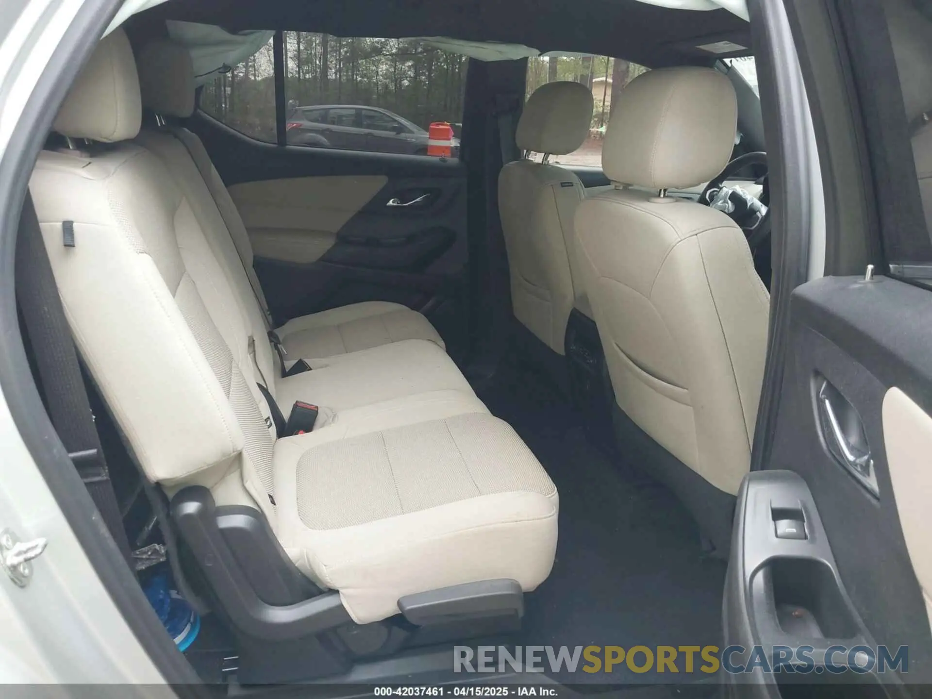 8 Фотография поврежденного автомобиля 1GNEVFKW4NJ101305 CHEVROLET TRAVERSE 2022