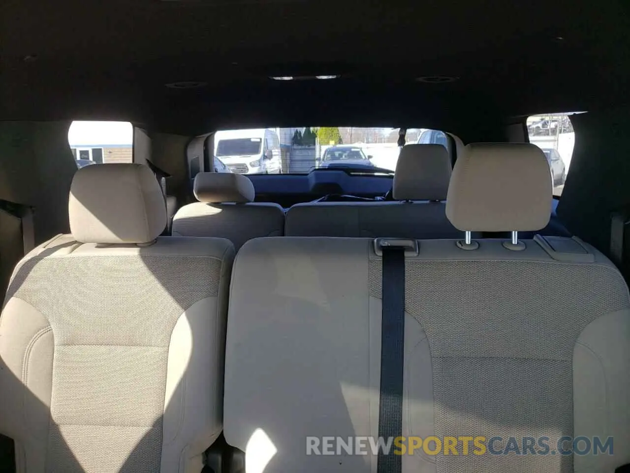 10 Photograph of a damaged car 1GNEVFKW5NJ120168 CHEVROLET TRAVERSE 2022