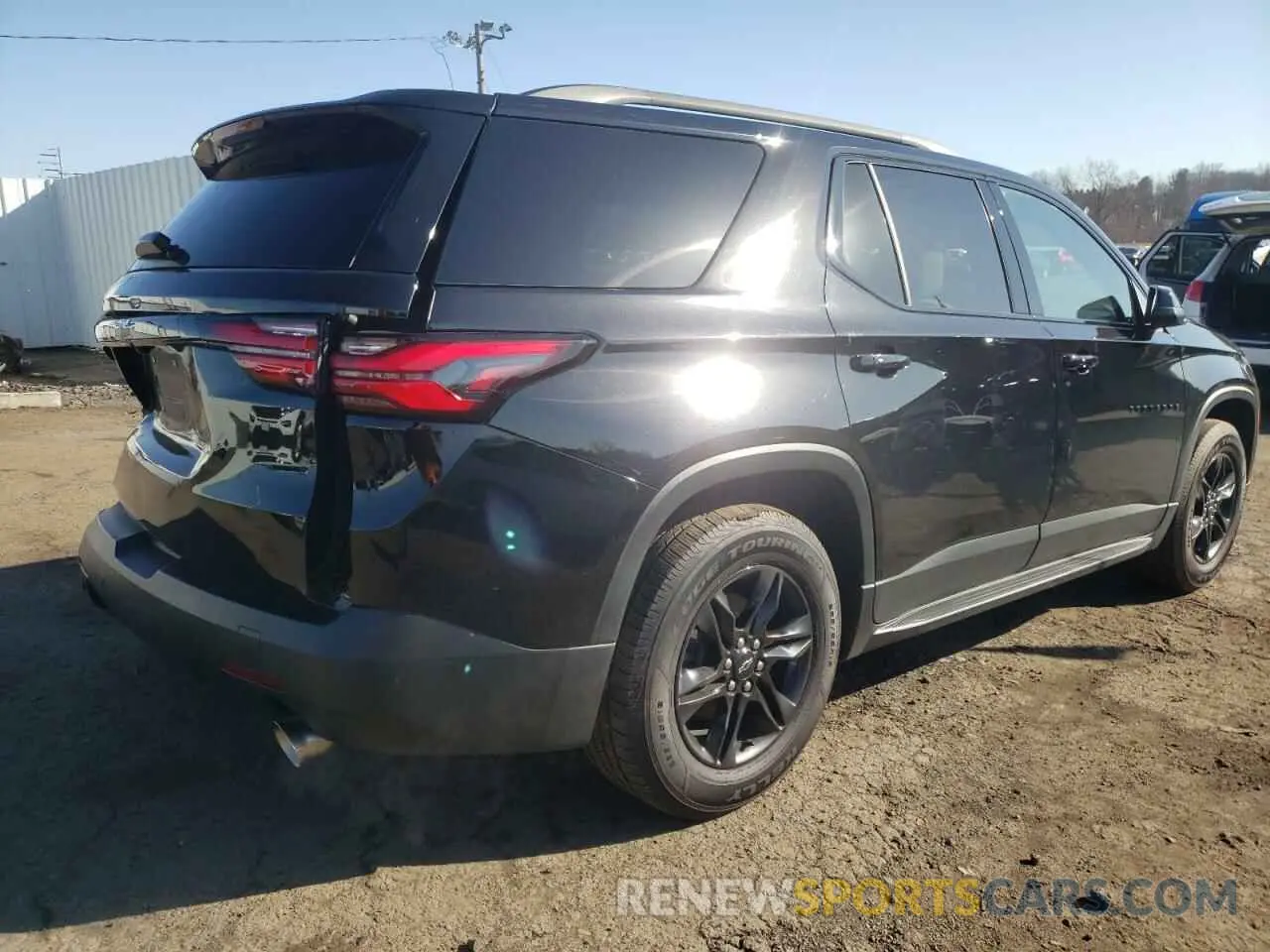 3 Photograph of a damaged car 1GNEVFKW5NJ120168 CHEVROLET TRAVERSE 2022