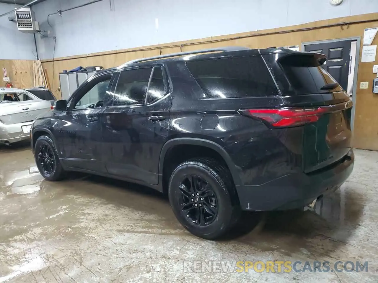 2 Photograph of a damaged car 1GNEVGKW0NJ140849 CHEVROLET TRAVERSE 2022