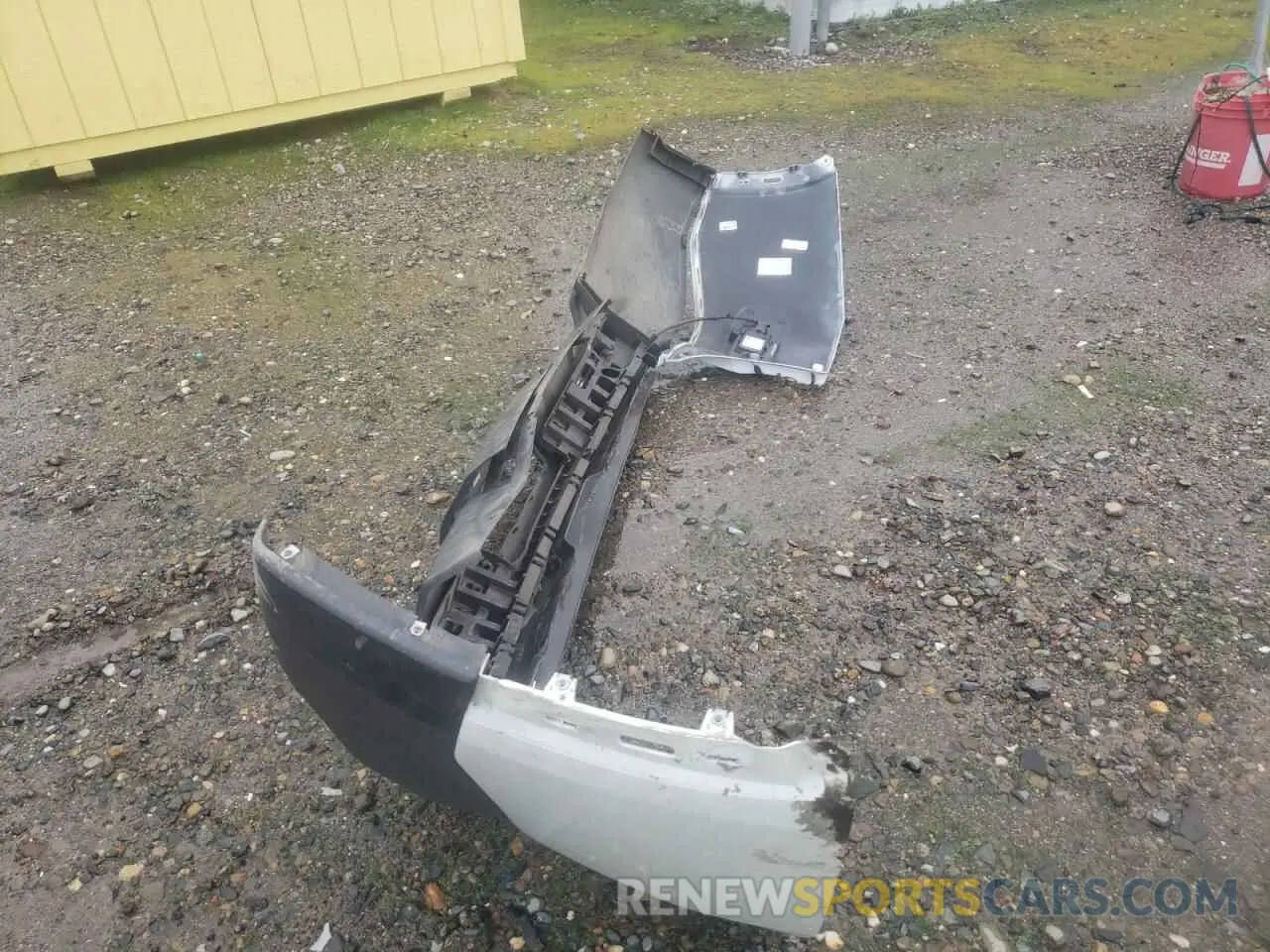 13 Фотография поврежденного автомобиля 1GNEVGKW0NJ193132 CHEVROLET TRAVERSE 2022